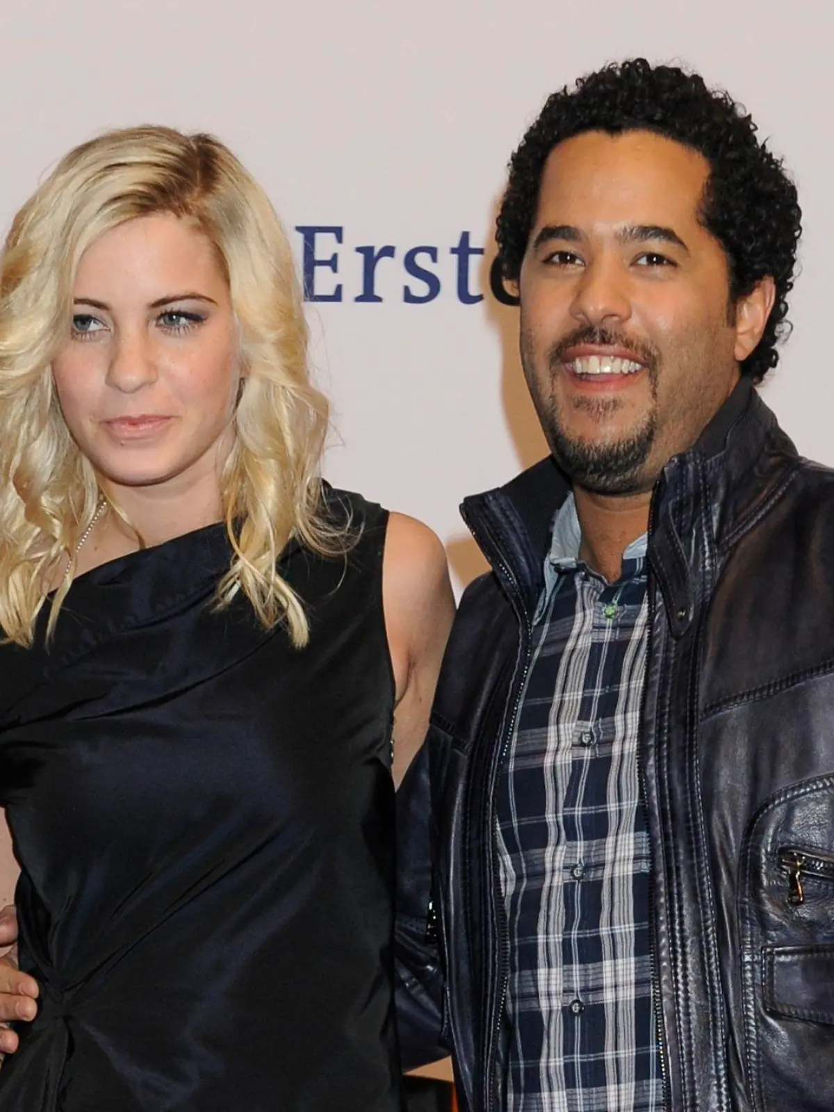 ARCHIV - Der Sänger Adel Tawil und seine Freundin Jasmin Weber am 04.03.2010 in Berlin. Foto: Britta Pedersen dpa (zu dpa Adel Tawil und Ehefrau Jasmin sind getrennt vom 23.11.2014) +++(c) dpa - Bildfunk+++