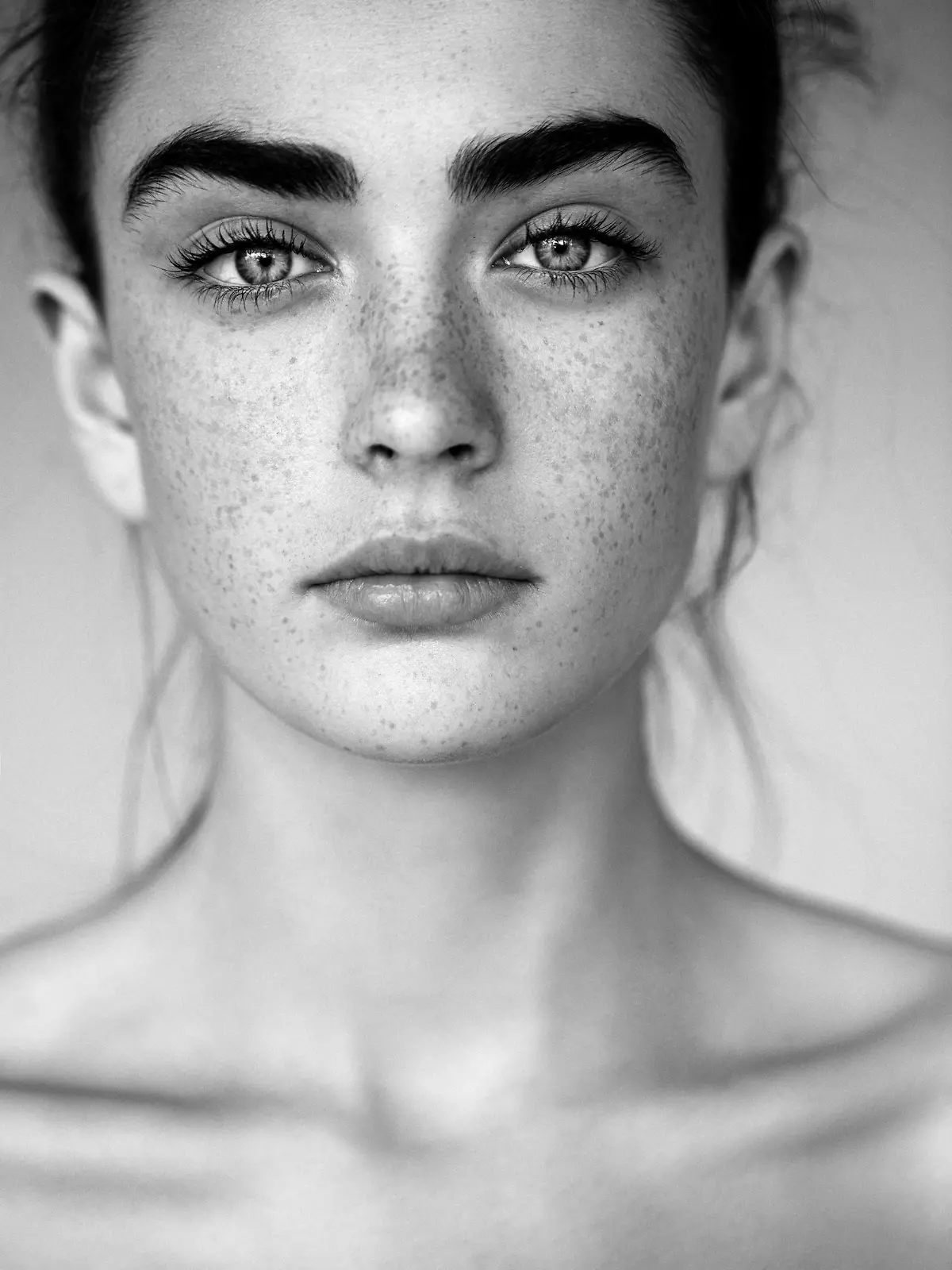 Outdoor shot of young beautiful woman