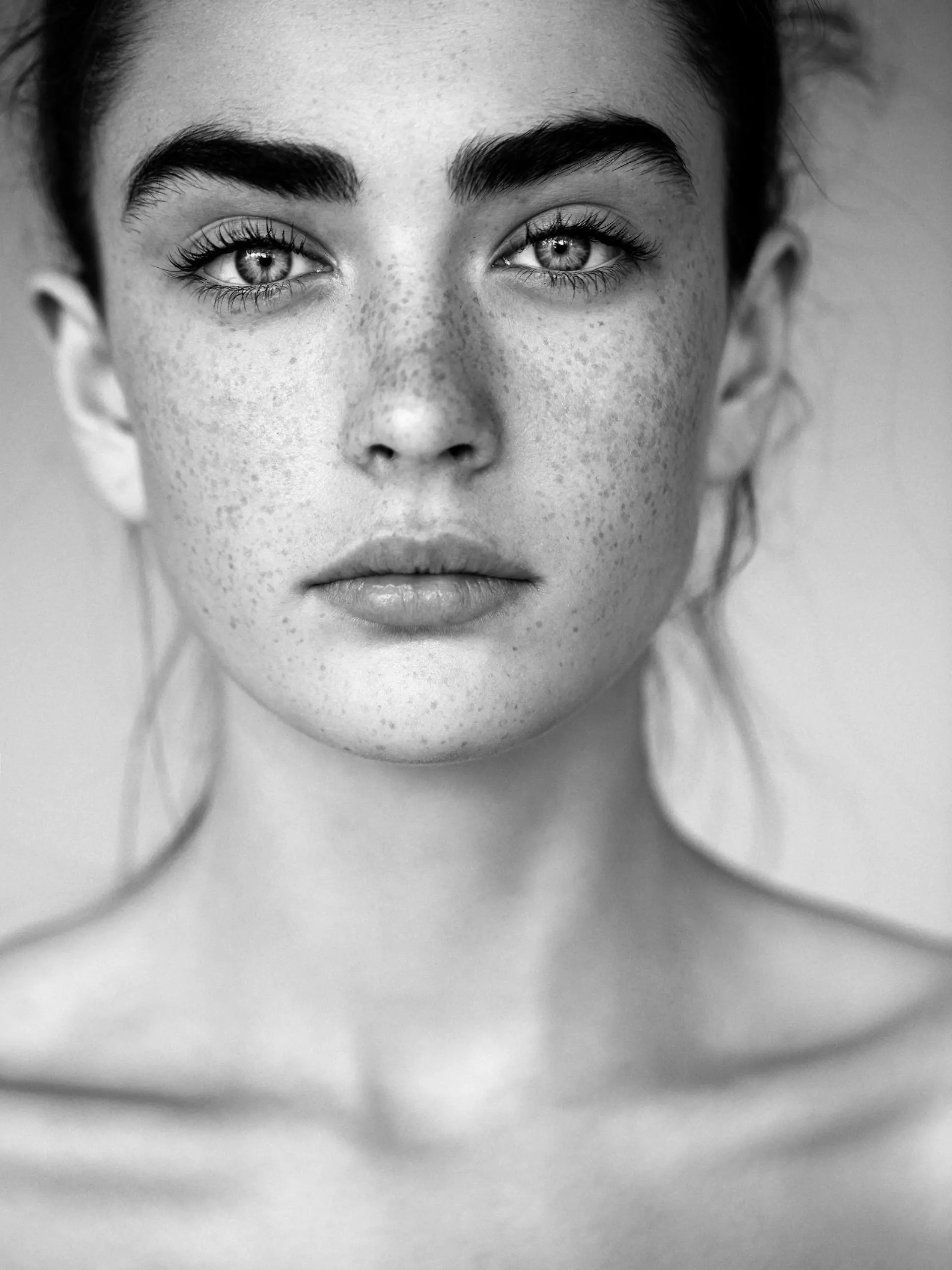 Outdoor shot of young beautiful woman
