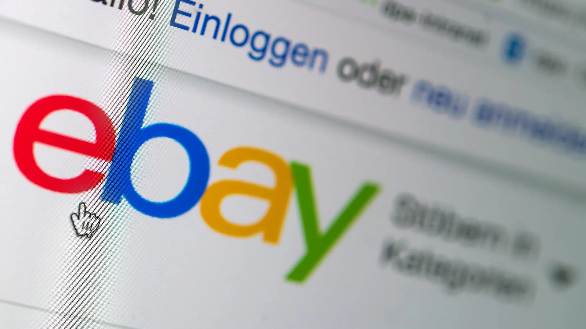 ARCHIV - 11.07.2018, Sachsen, Dresden: Das Logo von Ebay auf der Startseite der Internet-Verkaufsplattform. Ebay teilt am 28.07.2020 Zahlen zum 2. Quartal mit. Foto: Monika Skolimowska/ZB/dpa +++ dpa-Bildfunk +++
