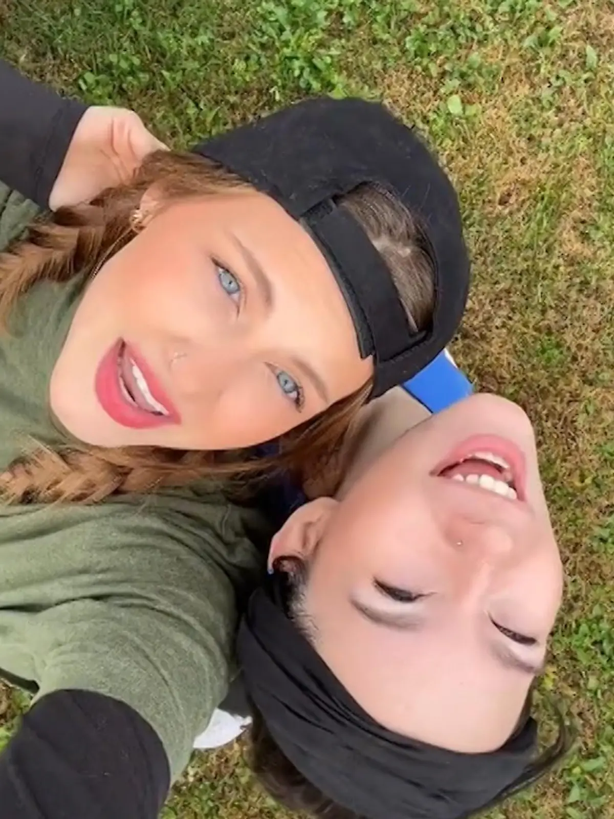 Hunter Nelson und ihre Halbschwester Gracie