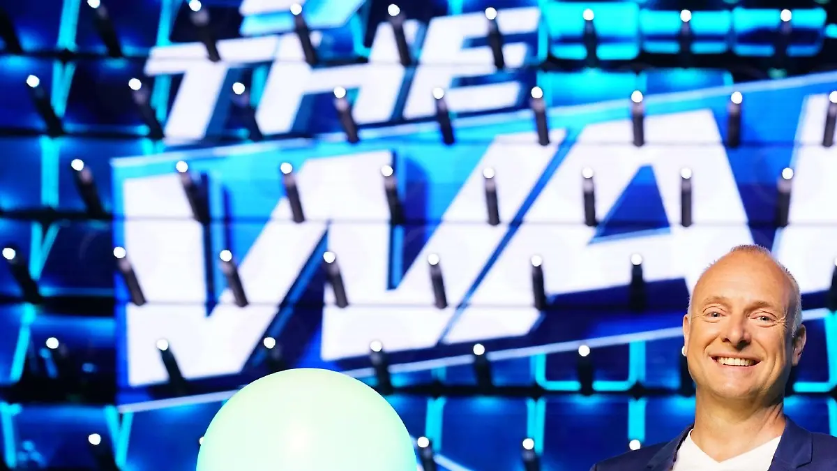 "Endlich eine Mauer, die Spaß macht": Frank Buschmann moderiert "The Wall" bei RTL!