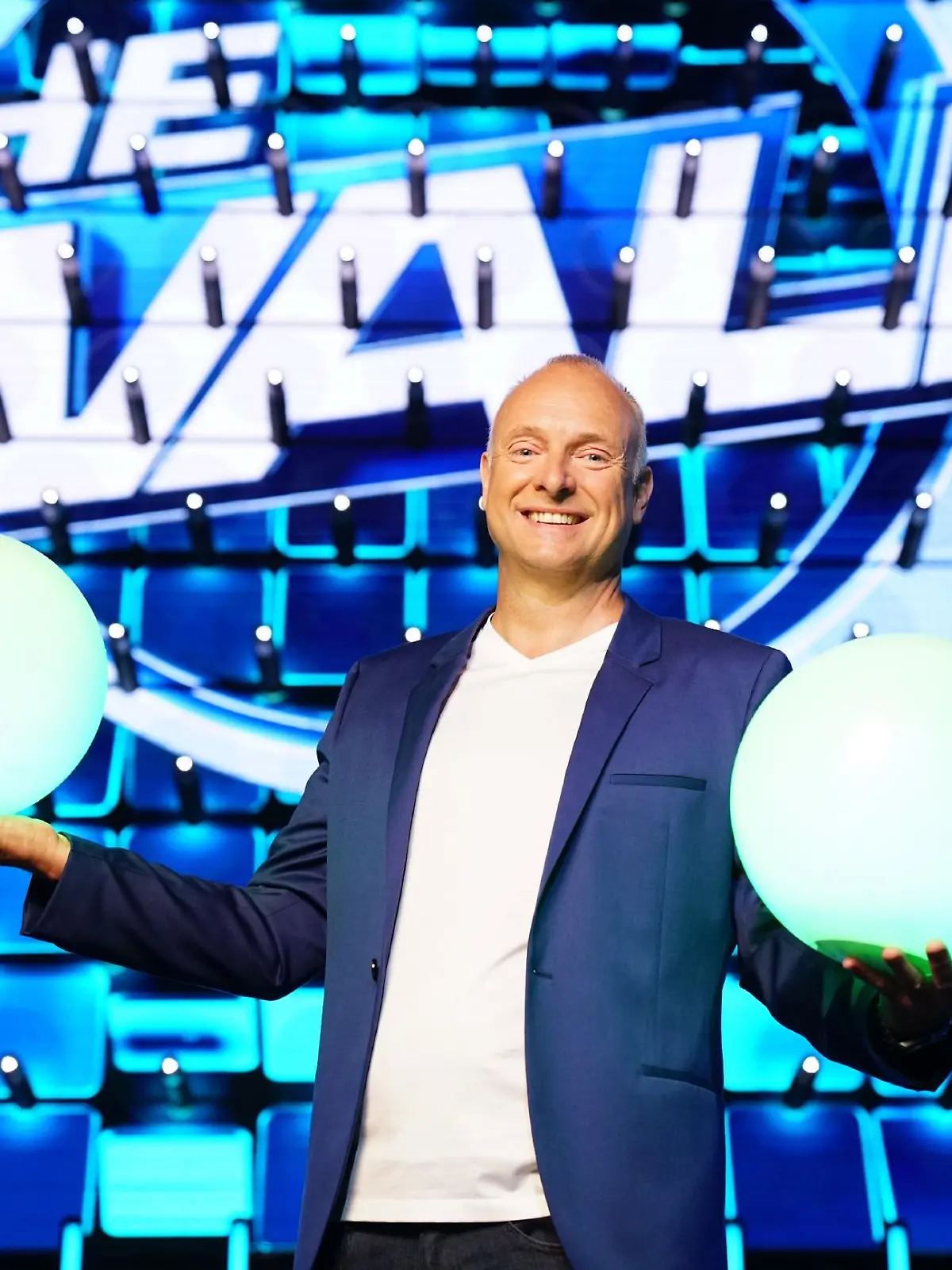 "Endlich eine Mauer, die Spaß macht": Frank Buschmann moderiert "The Wall" bei RTL!