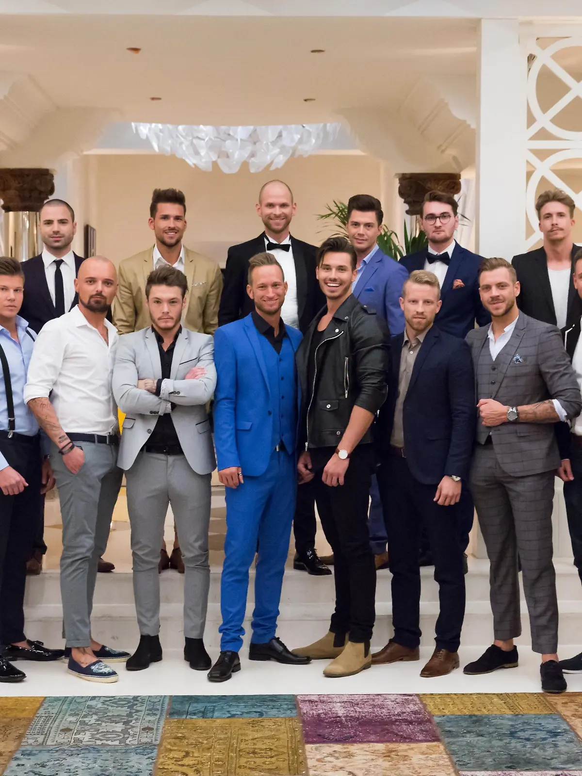 Die erste Nacht der Rosen. (hinten v.l.n.r.: Johannes, Alexandre, Manuel, Marco, Julez, Andre, Lukasz, David, vorne v.l.n.r.: Domenico, Julian, Martin, Niklas, Michael, Basti, Arnold, Jens, Alexander, René, Michi,  Sebastian)