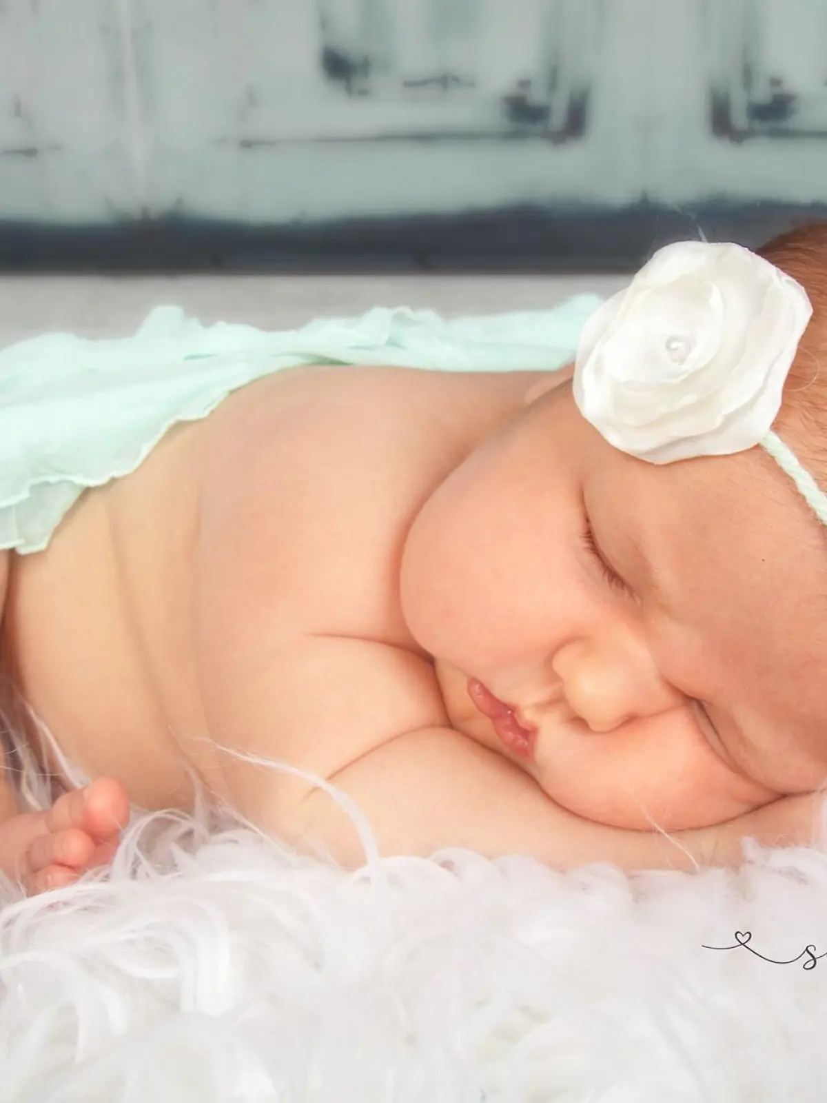 Riesen Baby kurz nach der Geburt. Fotoshooting.