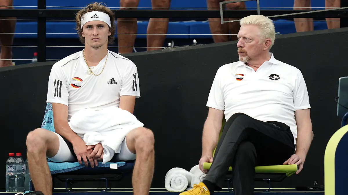 Tennis, Herren: ATP Cup - Gruppenphase, Gruppe F, Gruppenspielrunde, Zverev (Deutschland) - Shapovalov (Kanada): Alexander Zverev und Boris Becker, ATP-Kapitän, reagieren am Spielfeldrand.