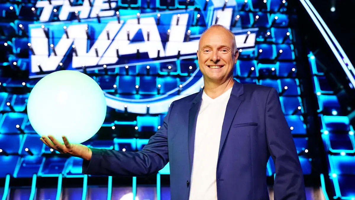"Endlich eine Mauer, die Spaß macht": Frank Buschmann moderiert "The Wall" bei RTL!
