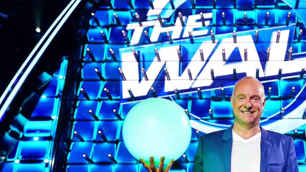 "Endlich eine Mauer, die Spaß macht": Frank Buschmann moderiert "The Wall" bei RTL!