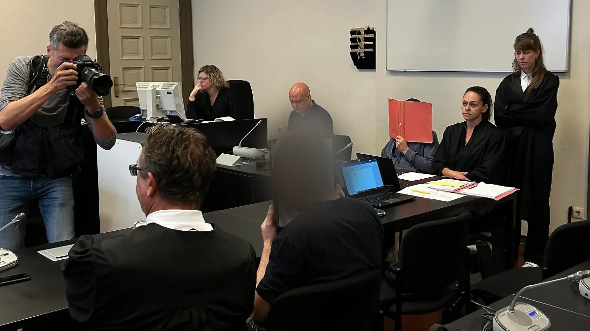 Sie sollen einen Mann in einer Flüchtlingsunterkunft getötet haben. Am Montag (14. August) hat der Prozess gegen zwei Mitbewohner in Hamburg begonnen.
