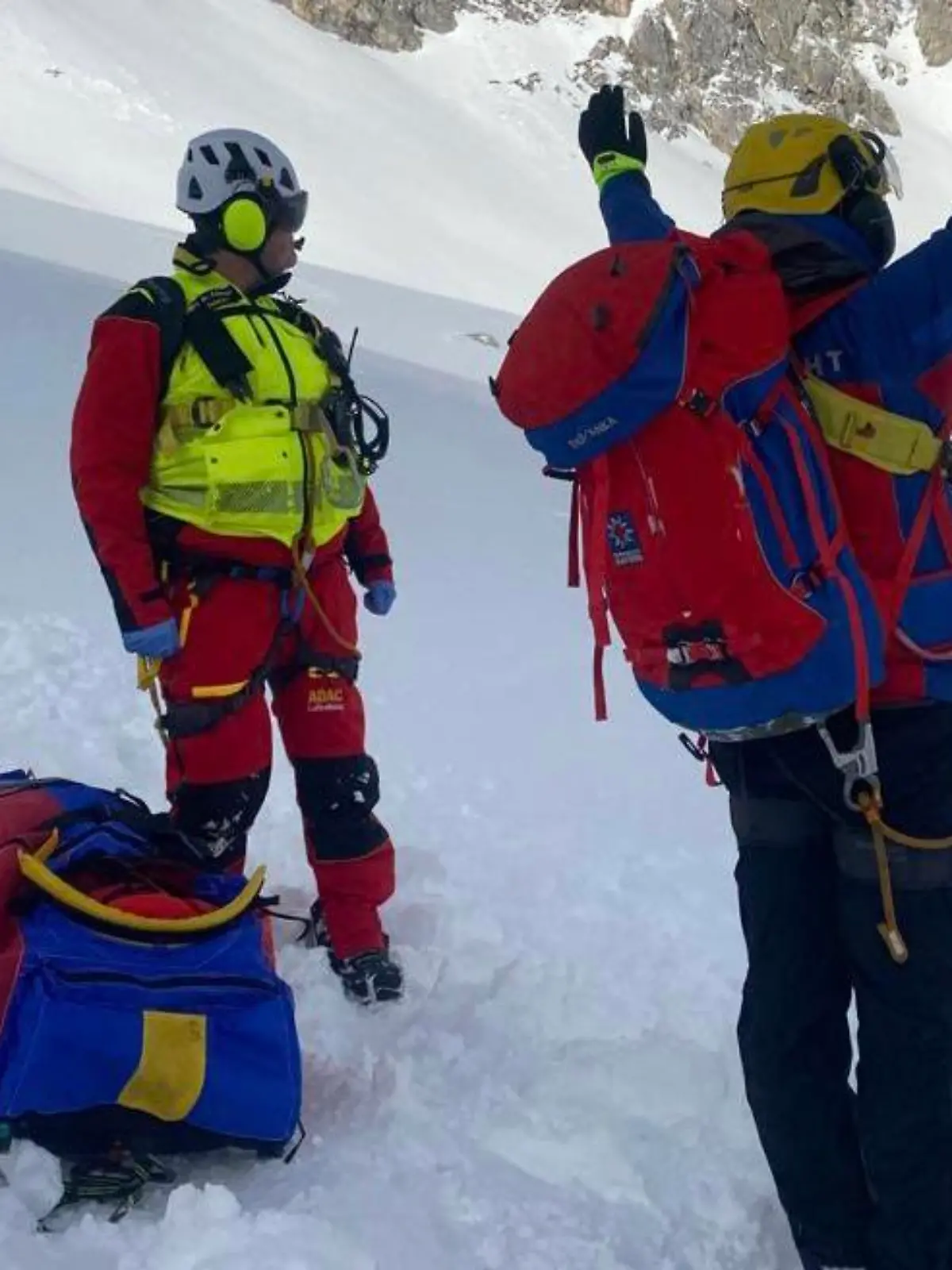 Die Bergwacht Garmisch-Partenkirchen kam kurz nach der Bergung an der Unfallstelle an.