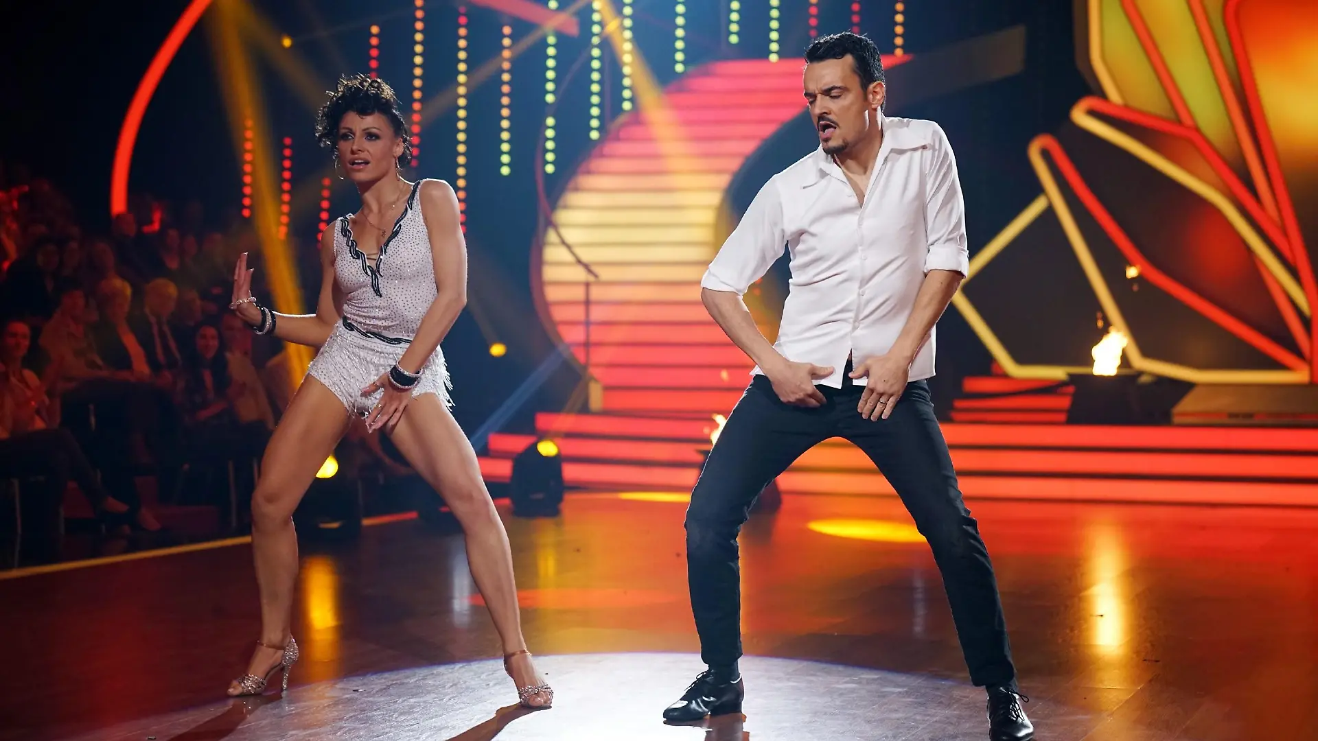 Giovanni Zarrella und Marta Arndt      Verwendung der Bilder für Online-Medien ausschließlich mit folgender Verlinkung:"Alle Infos zu "Let´s Dance" im Special bei RTL.de: http://www.rtl.de/cms/sendungen/lets-dance.html