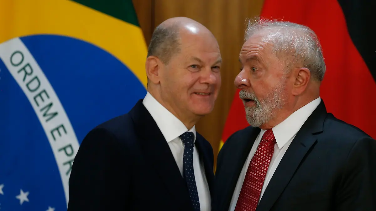 (230131) -- BRASILIA, Jan. 31, 2023 (action press/Xinhua) -- Brazilian President Luiz Inacio Lula da Silva (R) and German Chancellor Olaf Scholz attend a press conference in Brasilia, Brazil, Jan. 30, 2023. (Photo by Lucio Tavora/action press/Xinhua) / action press