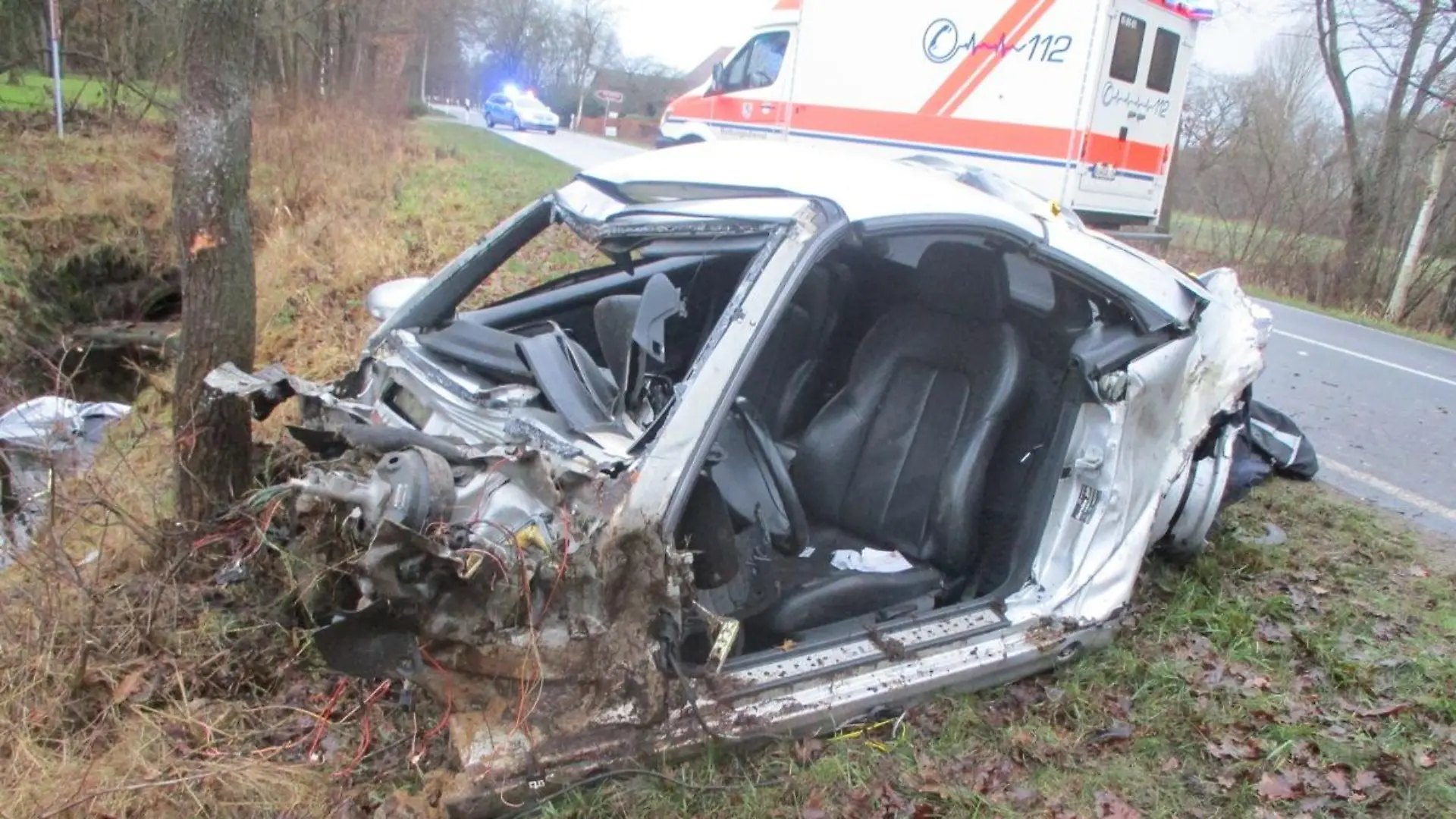 total beschädigtes Unfallfahrzeug