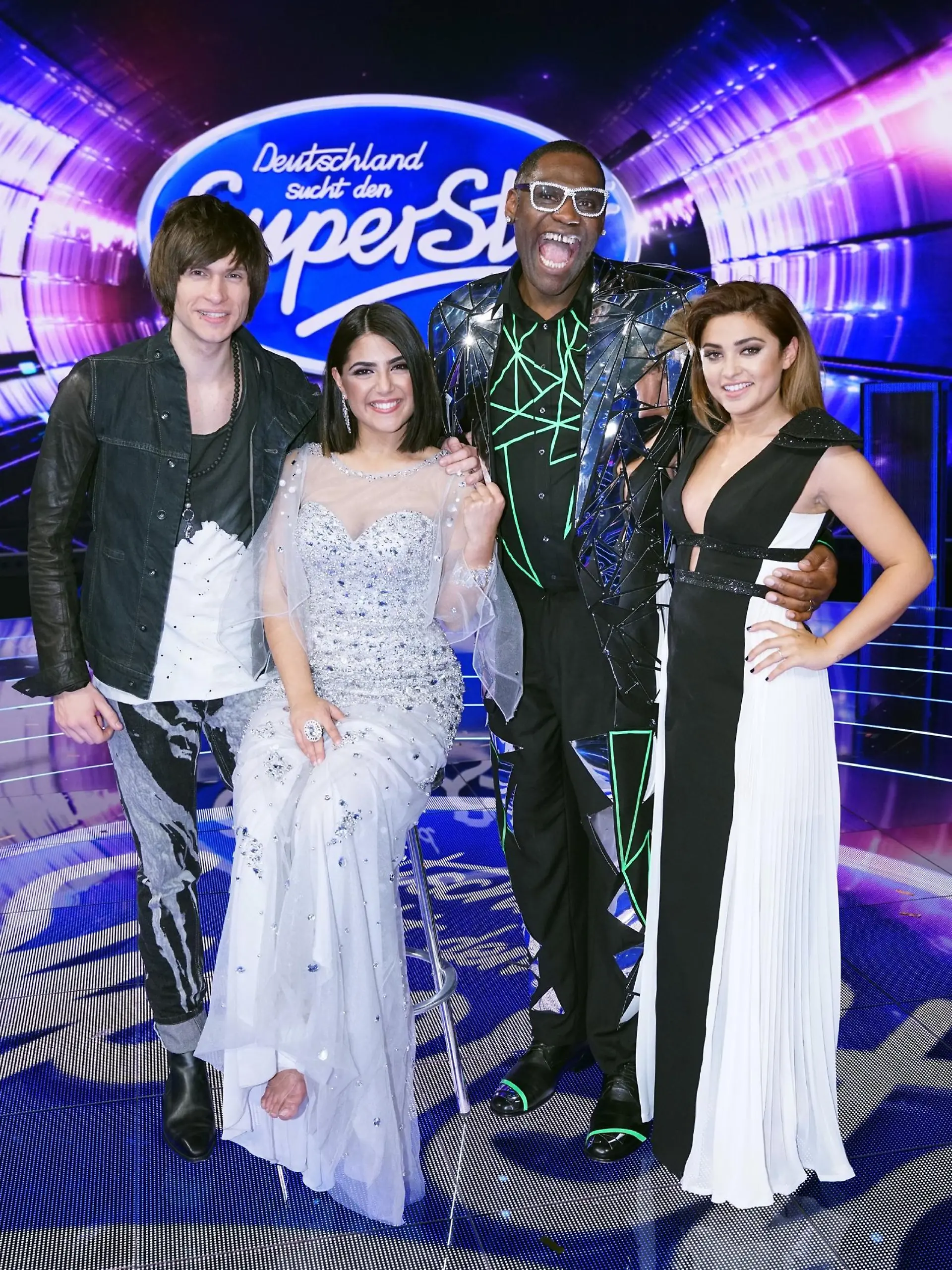 Die "DSDS"-Finalisten stehen fest. V.l.: Alexander Jahnke, Duygu Goenel, Alphonso Williams und Maria Voskania


Verwendung der Bilder für Online-Medien ausschließlich mit folgender Verlinkung:"Alle Infos zu "Deutschland sucht den Superstar" im Special bei RTL.de: http://www.rtl.de/cms/sendungen/superstar.html