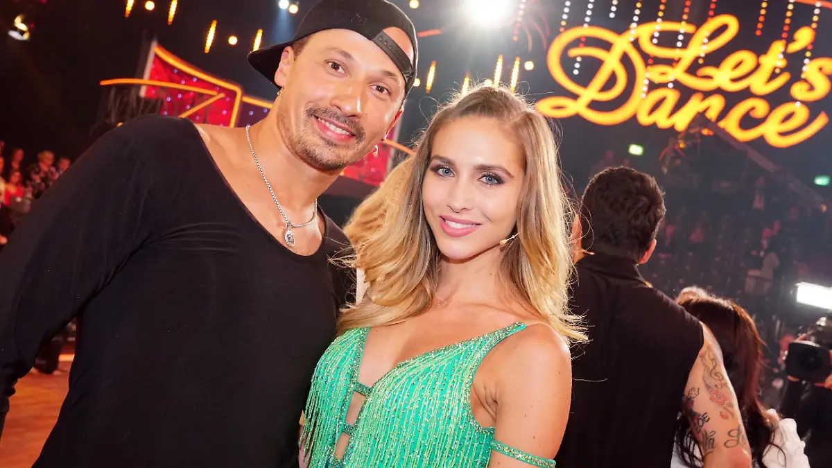 Ann-Kathrin Brömmel und Sergiu Luca sind ausgeschieden           Verwendung der Bilder für Online-Medien ausschließlich mit folgender Verlinkung:"Alle Infos zu "Let´s Dance" im Special bei RTL.de: http://www.rtl.de/cms/sendungen/lets-dance.html