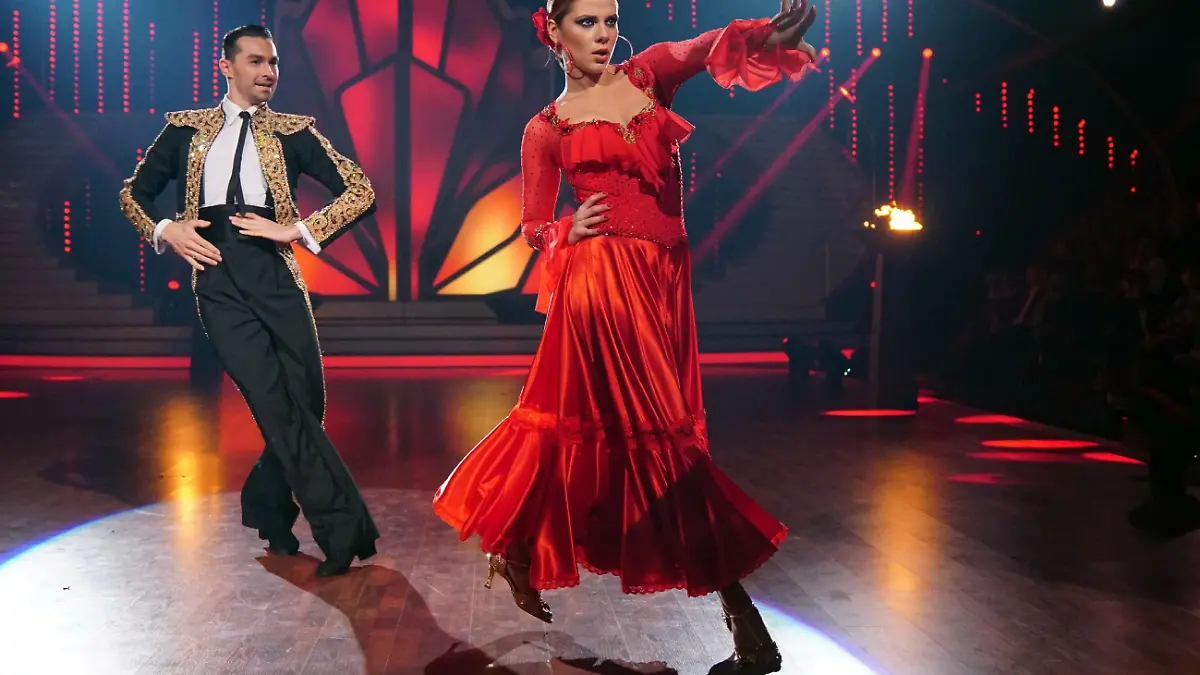 Cheyenne Pahde und Andrzej Cibis Verwendung der Bilder für Online-Medien ausschließlich mit folgender Verlinkung:"Alle Infos zu "Let´s Dance" im Special bei RTL.de: http://www.rtl.de/cms/sendungen/lets-dance.html