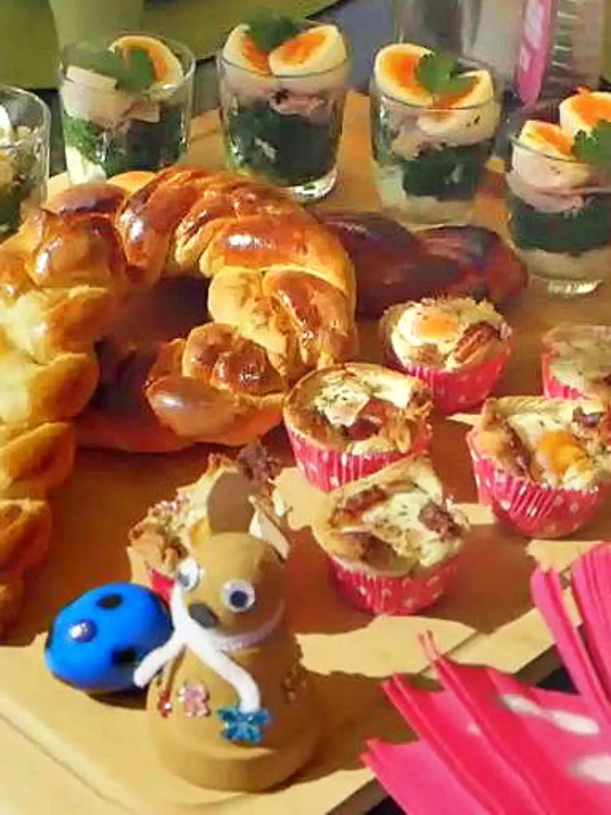 Bild zu: "Einfacher Osterbrunch für 6 Personen"