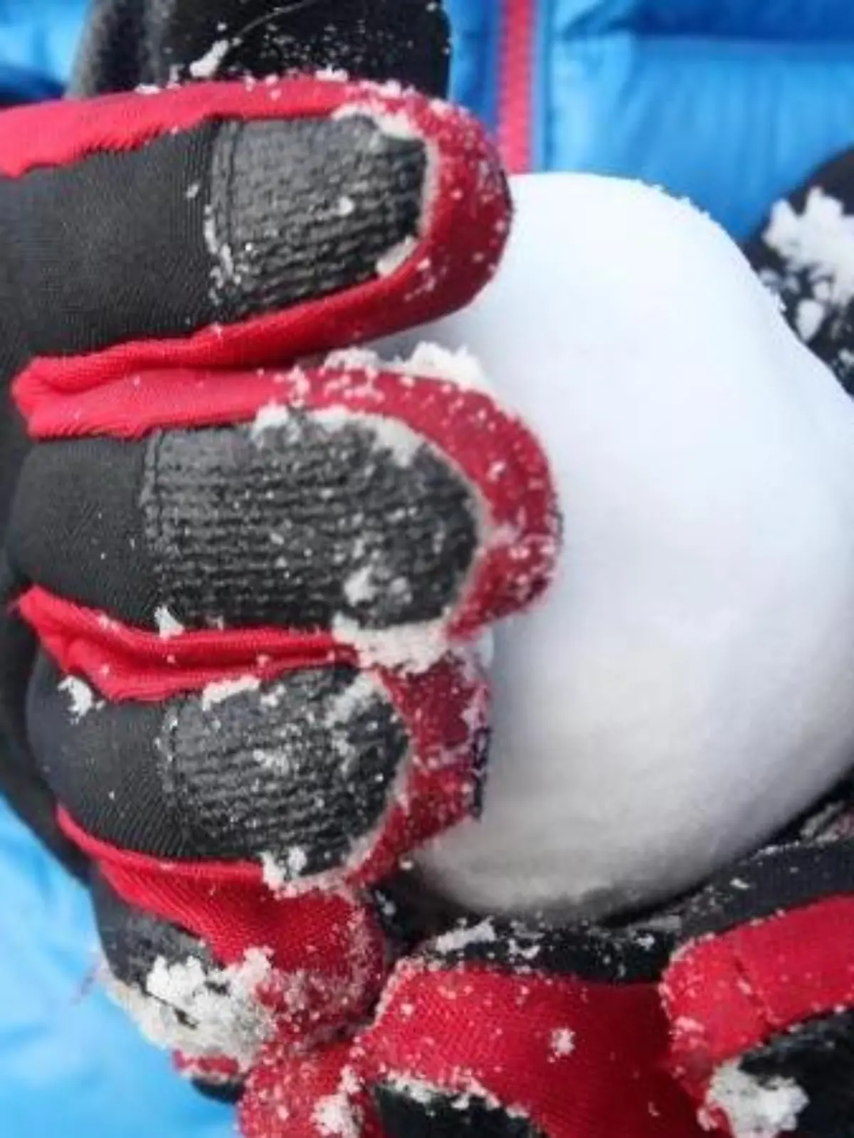 In Berlin gibt es bald eine großangelegte Schneeballschlacht. Foto: Bodo Marks/Archiv