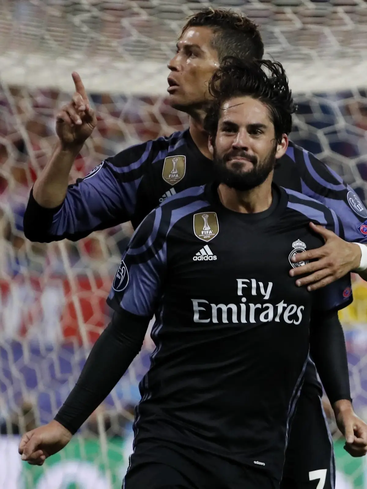 Madrid, Spain 10.05.2017, UEFA Champions League - 2016/17 Season, Halbfinale, Atletico Madrid - Real Madrid, Tor zum 1:2 Torschuetze Isco (CF) jubelt mit Cristiano Ronaldo (CF) ( DeFodi523

Madrid Spain 10 05 2017 UEFA Champions League 2016 17 Season Semi-finals Atletico Madrid Real Madrid goal to 1 2 Scorer ISCO CF cheering with Cristiano Ronaldo CF  