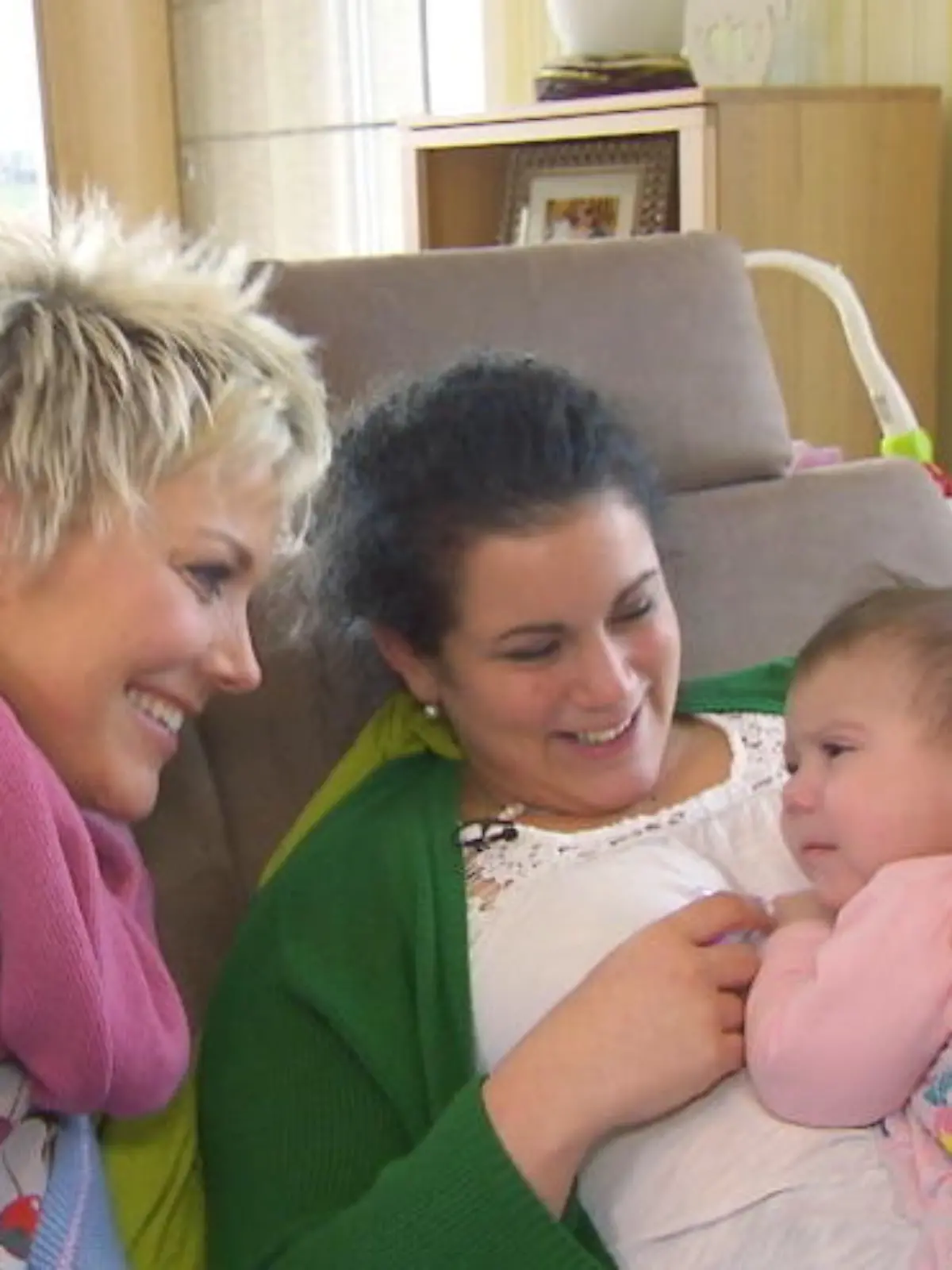 Bild zu: "Inka Bause besucht die kleine Charlotte"