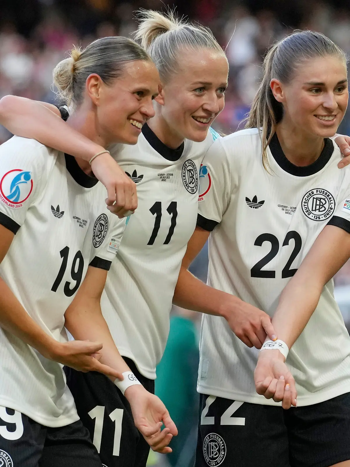 Klara Bühl, Lea Schüller und Jule Brand wollen auch gegen Schweden wieder jubeln.