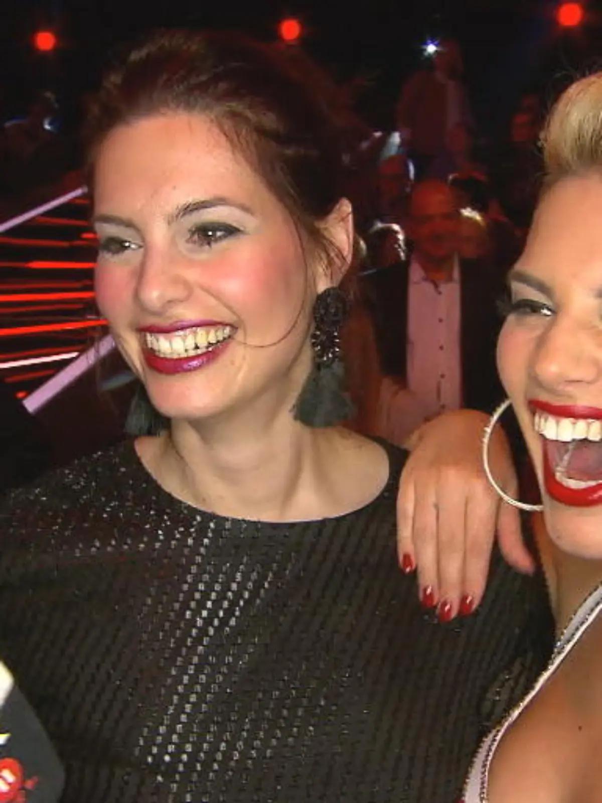 angelina kirsch zwillingsschwester madlin lachen