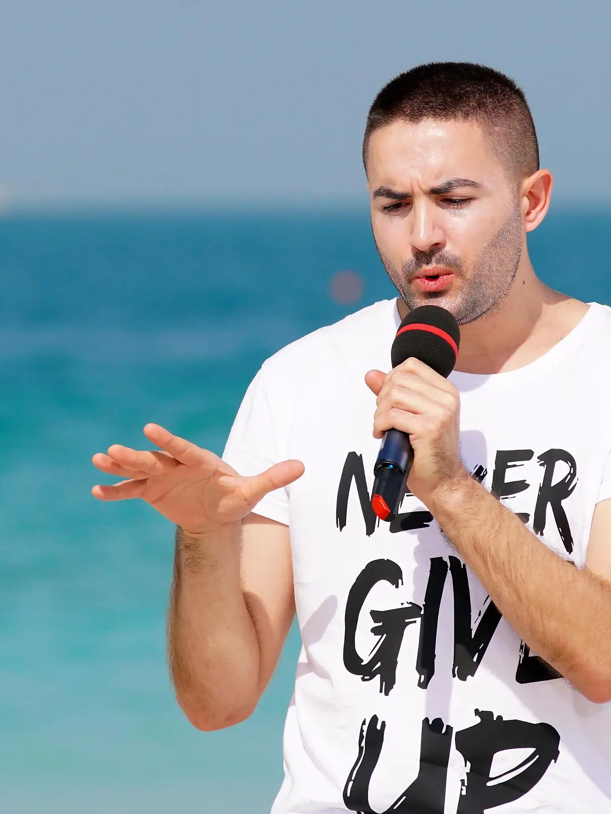 Menderes Bagci aus Langenfeld ist einer der neuen Jury-Casting-Kandidaten, den Herausforderern, die versuchen die Jury von sich zu überzeugen. 