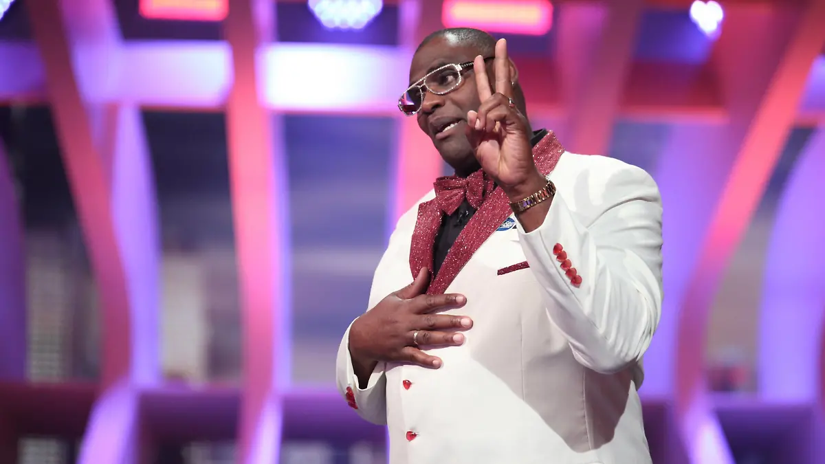 Alphonso Williams aus Wiefelstde.    
Verwendung der Bilder für Online-Medien ausschließlich mit folgender Verlinkung:"Alle Infos zu "Deutschland sucht den Superstar" im Special bei RTL.de: http://www.rtl.de/cms/sendungen/superstar.html