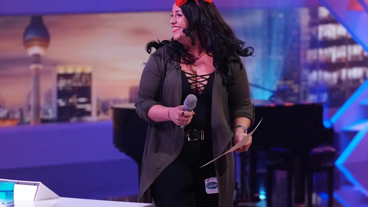 Riesenfreude bei Jodie-Louise Baker aus Altmünster. Die Jury schickt sie in den Recall.