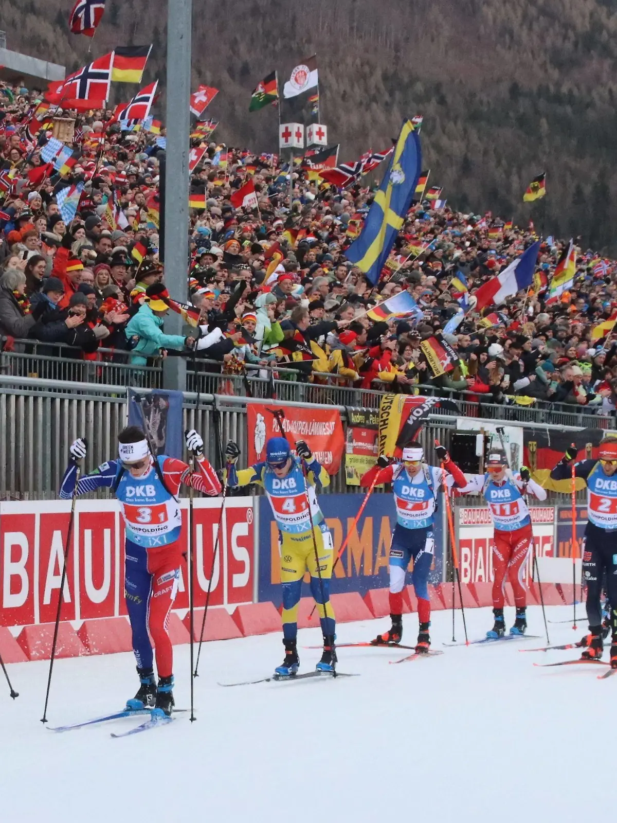IBU Worldcup Biathlon Ruhpolding 2023, 13.01.2023 Biathlon, IBU Worldcup Biathlon Ruhpolding 2023, 13.01.2023, Staffel Herren Bild: Staffel Start vor Publikum *** IBU Worldcup Biathlon Ruhpolding 2023, 13 01 2023 biathlon, IBU Worldcup Biathlon Ruhpolding 2023, 13 01 2023, relay men picture relay start in front of audience Copyright: xBEAUTIFULxSPORTS/NilsxKoepkex