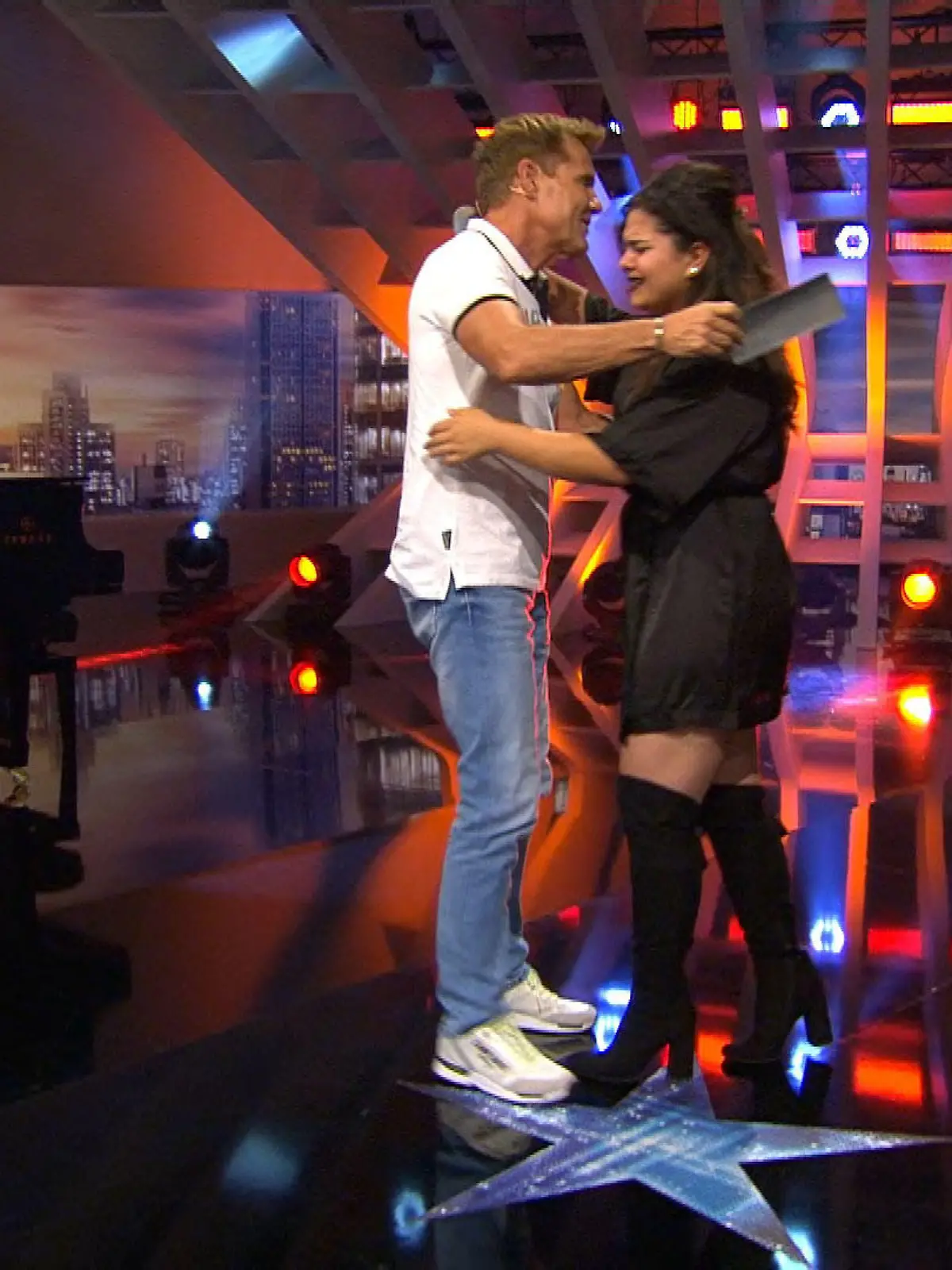 DSDS 2017 Dieter Bohlen umarmt Kandidatin Kimiya Zare