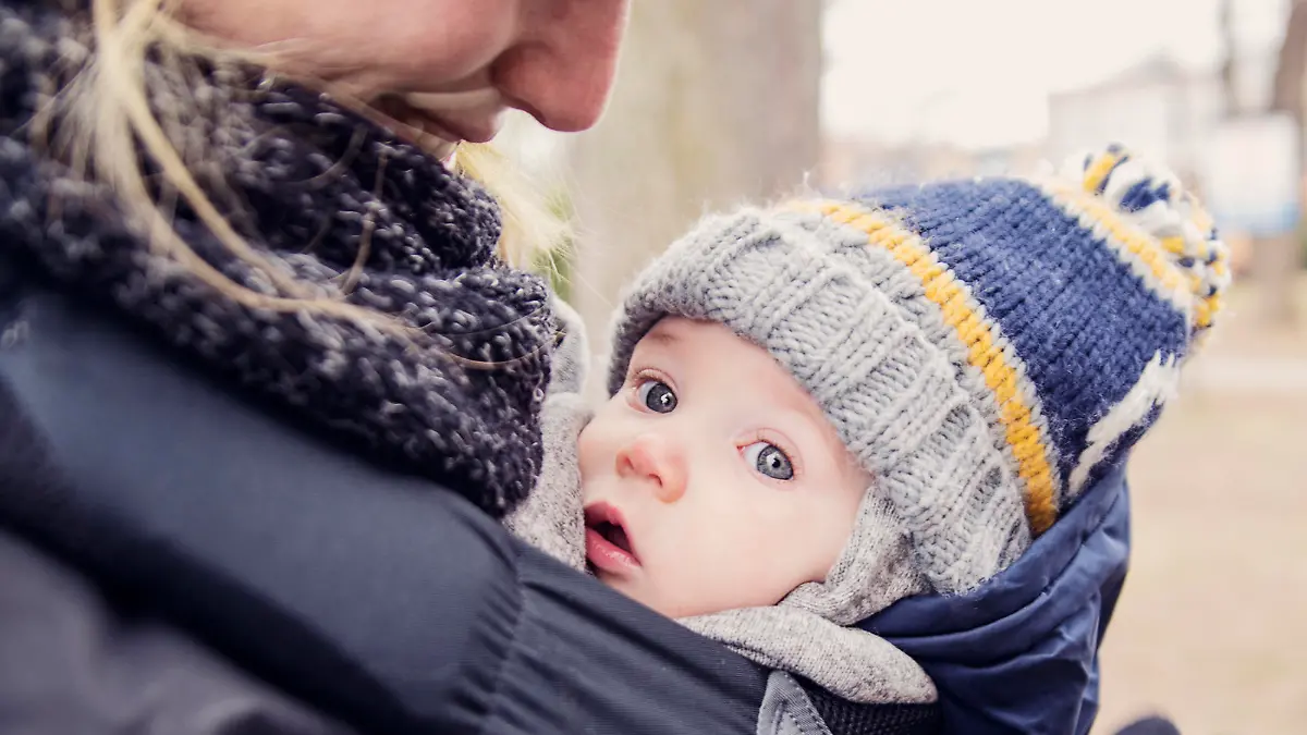 Baby in der Babytrage