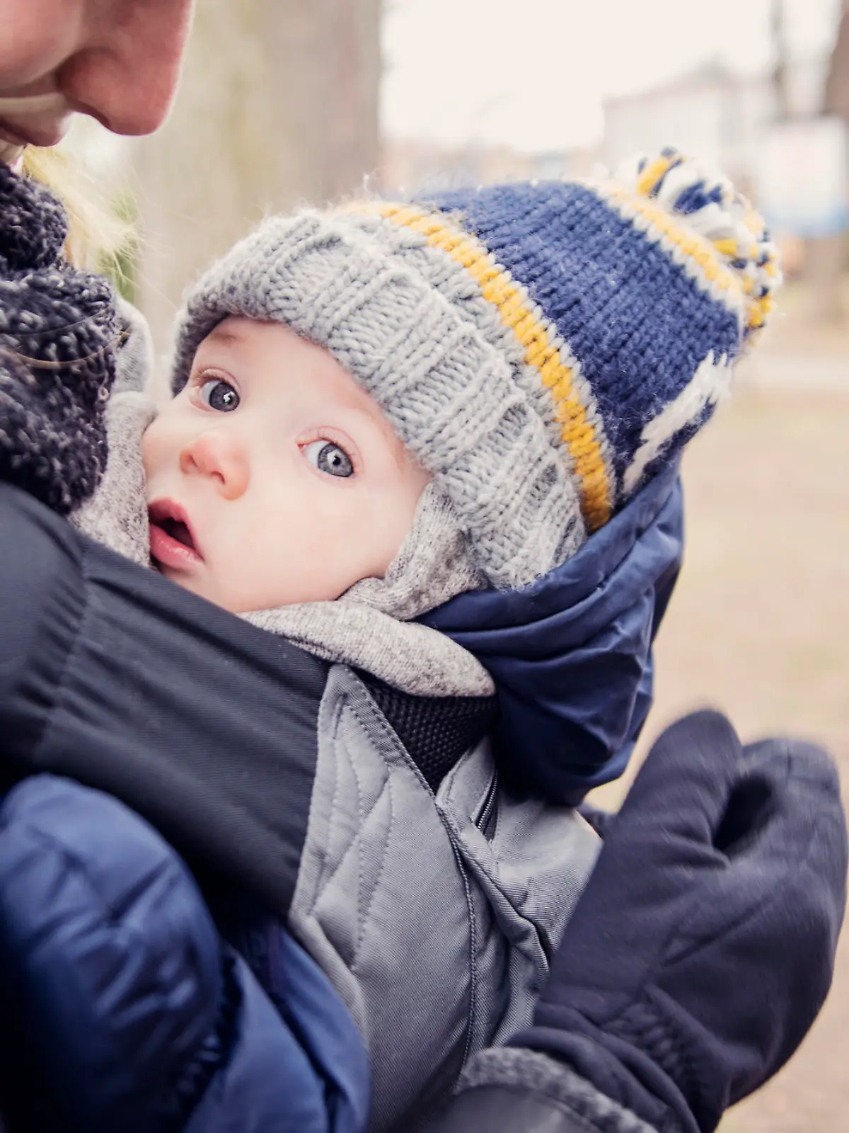 Baby in der Babytrage