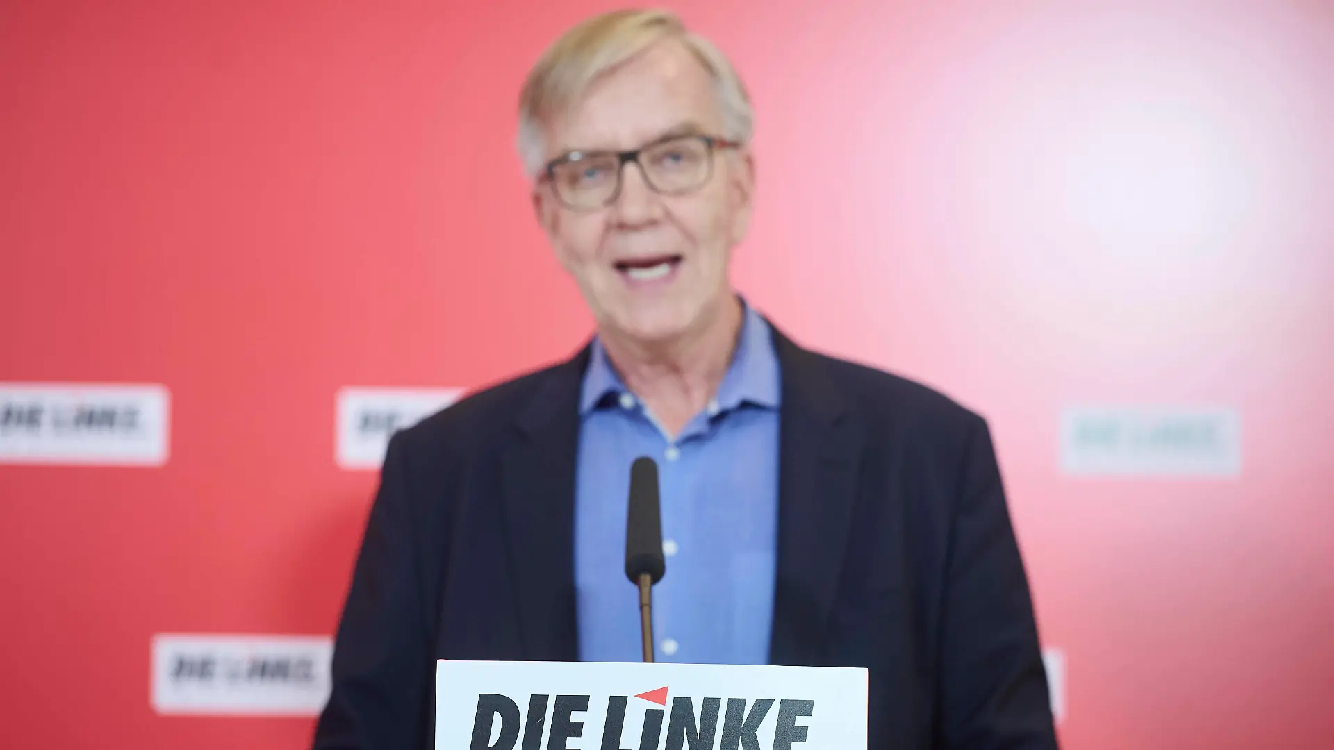 Berlin, Dietmar Bartsch gibt Pressekonferenz im Bundestag Dietmar Bartsch Fraktionsvorsitzender DIE LINKE im Bundestag während der Pressekonferenz vor der Fraktionssitzung von Die Linke im Deutschen Bundestag am 17.01.2023 in Berlin. Berlin Bundestag Berlin Deutschland *** Berlin, Dietmar Bartsch gives press conference in the Bundestag Dietmar Bartsch parliamentary group leader DIE LINKE in the Bundestag during the press conference before the parliamentary group meeting of Die Linke in the German Bundestag on 17 01 2023 in Berlin Berlin Bundestag Berlin Germany