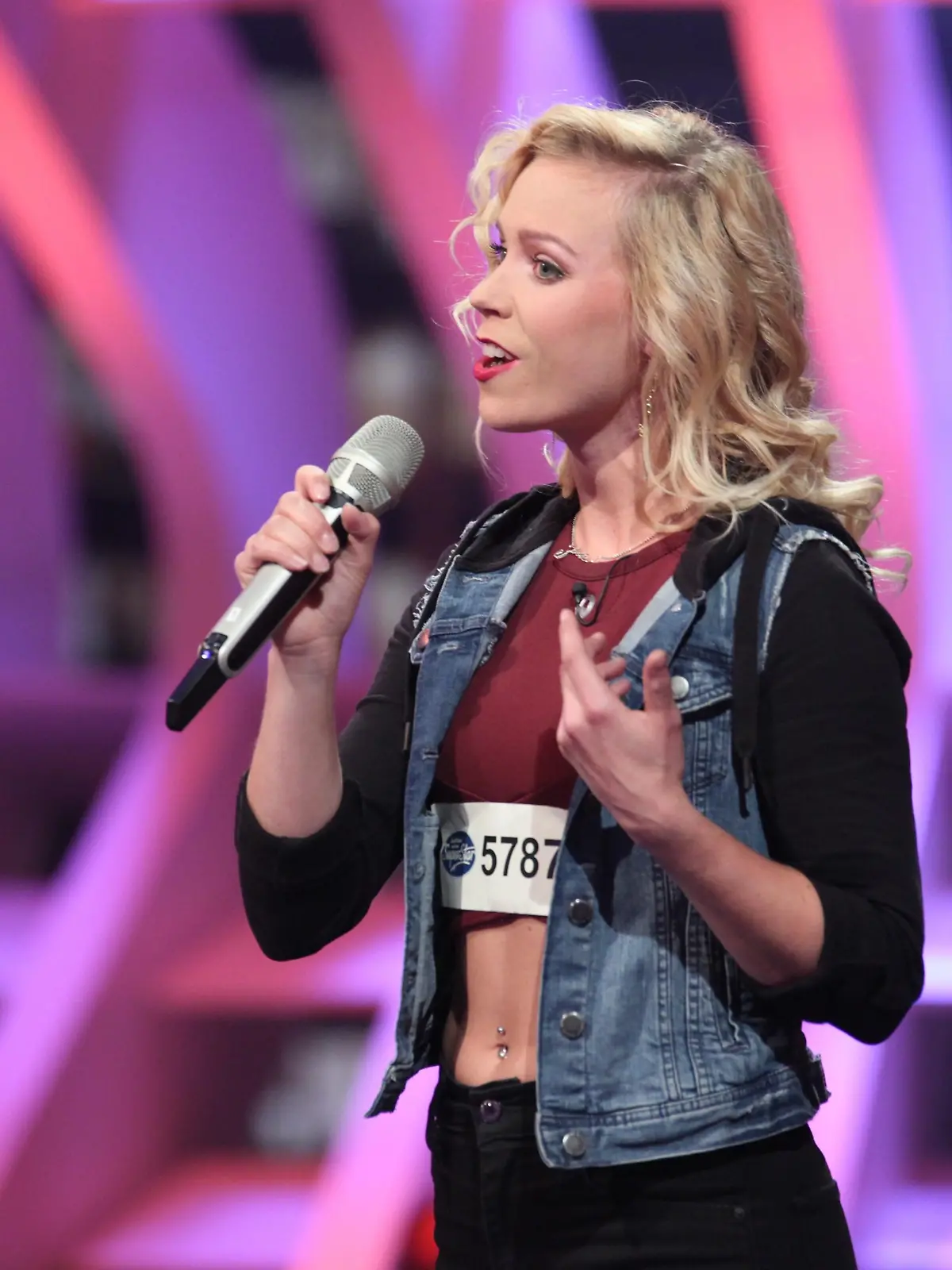 Julie Hall aus Berlin.   Verwendung der Bilder für Online-Medien ausschließlich mit folgender Verlinkung:"Alle Infos zu "Deutschland sucht den Superstar" im Special bei RTL.de: http://www.rtl.de/cms/sendungen/superstar.html