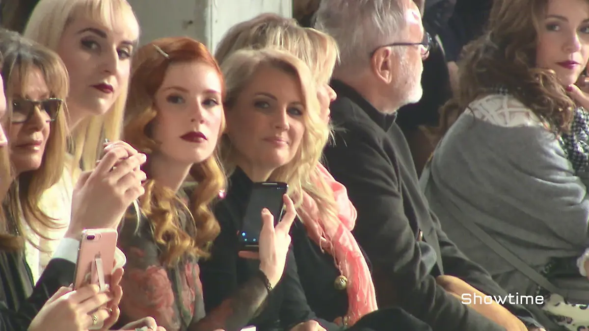 Hinter den Kulissen der Berliner Fashion Week Moderatorin Jenny Knäble nimmt uns mit!