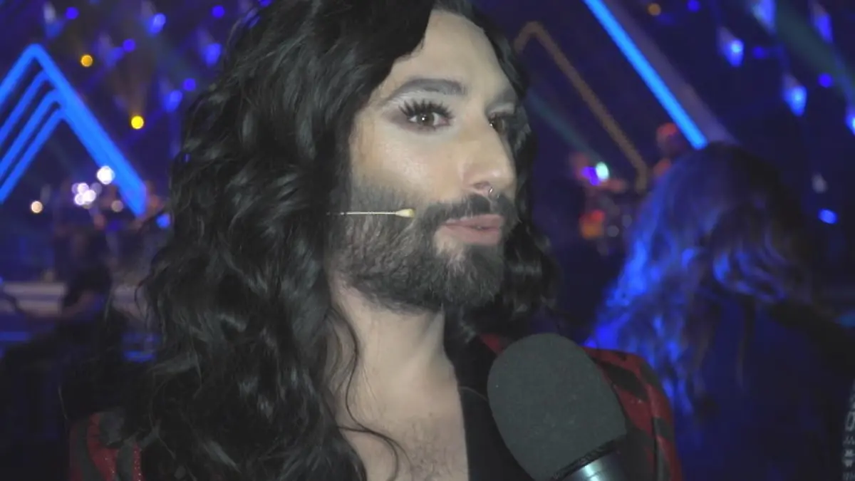 Welcher Promi beeindruckt Conchita?  Backstage bei "IT TAKES 2"