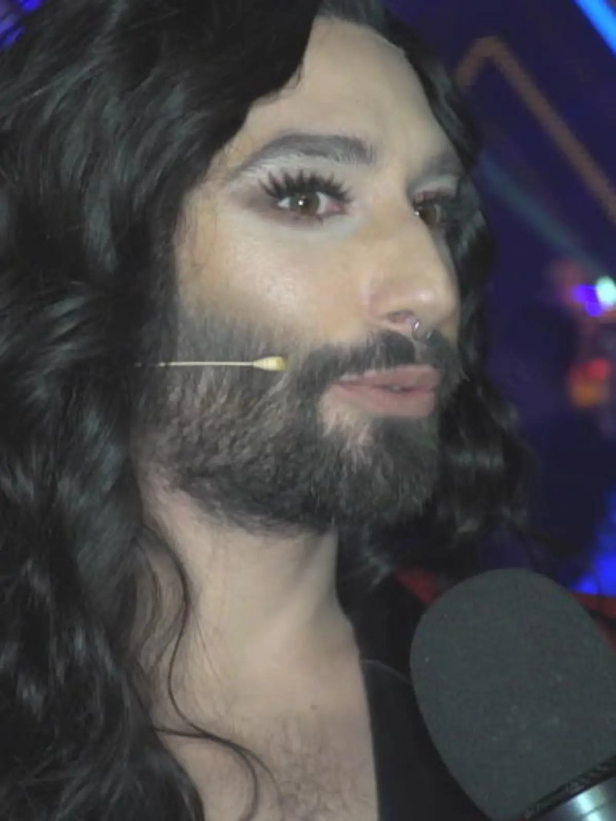Bild zu: "Welcher Promi beeindruckt Conchita? "