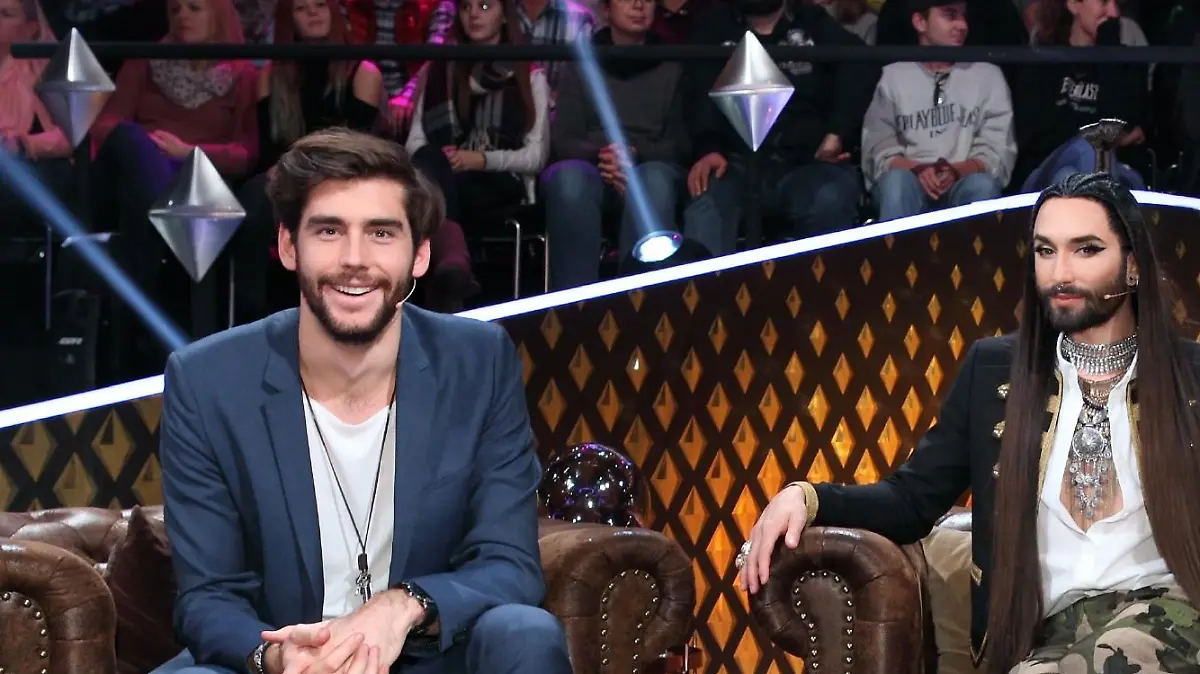 Die Jurymitglieder (v.l.), der spanisch-deutsche Popsänger Álvaro Soler, ESC-Gewinnerin Conchita und der irisch-amerikanische Sänger, Musiker und Komponist Angelo Kelly bewerten die Performances und vergeben Punkte an die Gesangstalente.