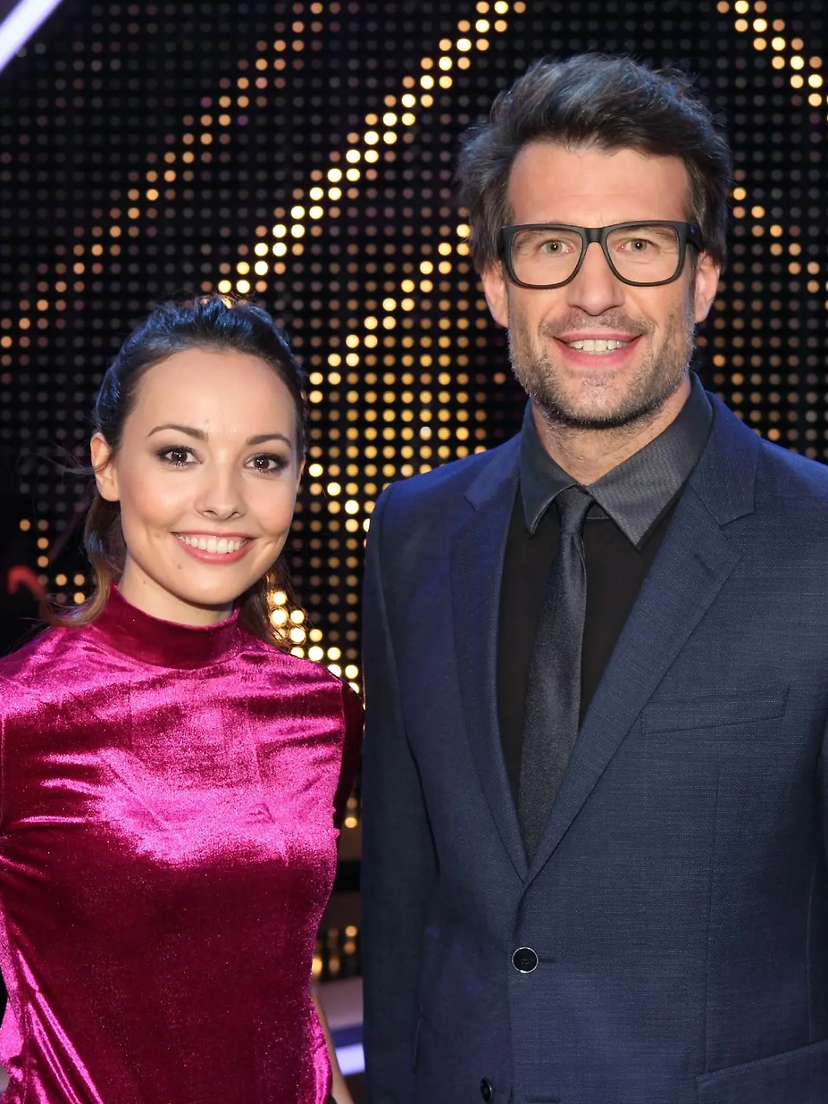 Die Moderatoren Julia Krüger und Daniel Hartwich.