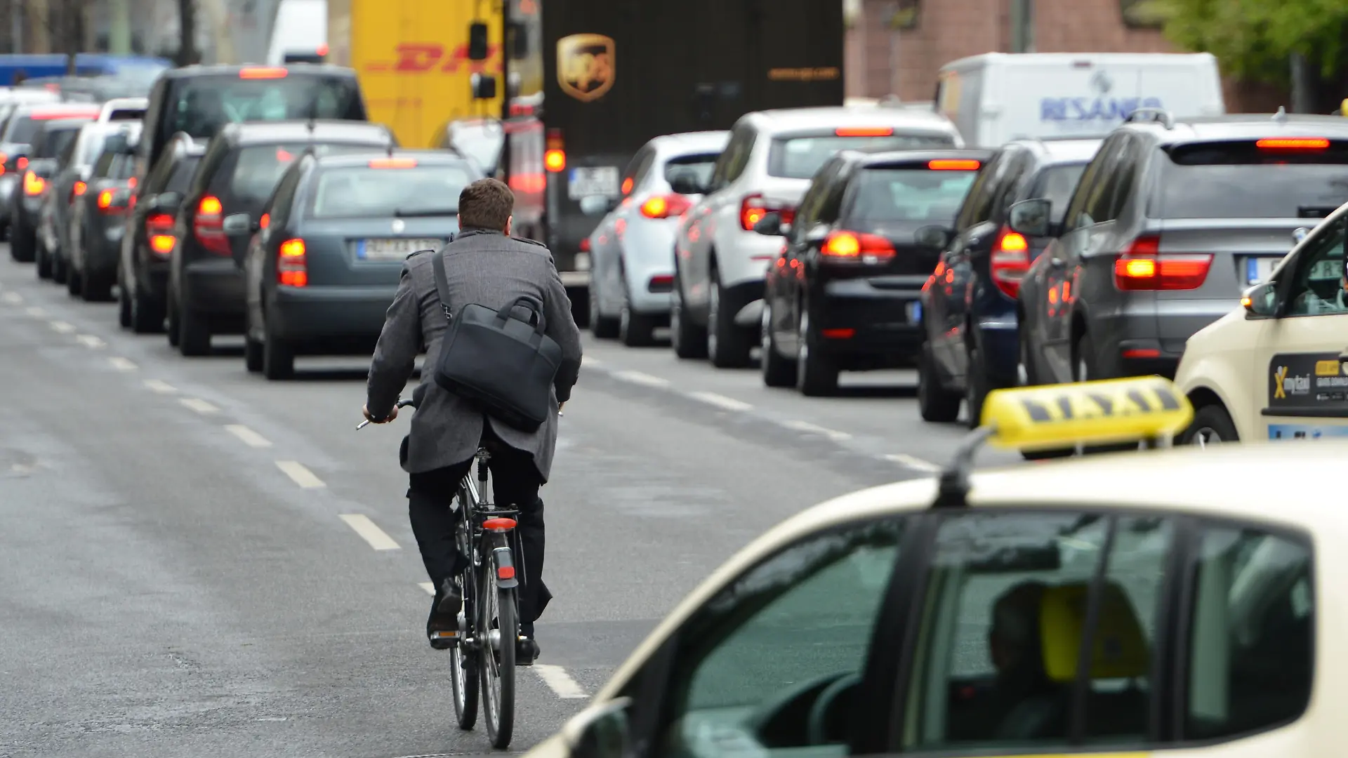Das ändert sich 2017 im Straßenverkehr Neue Verkehrsregeln