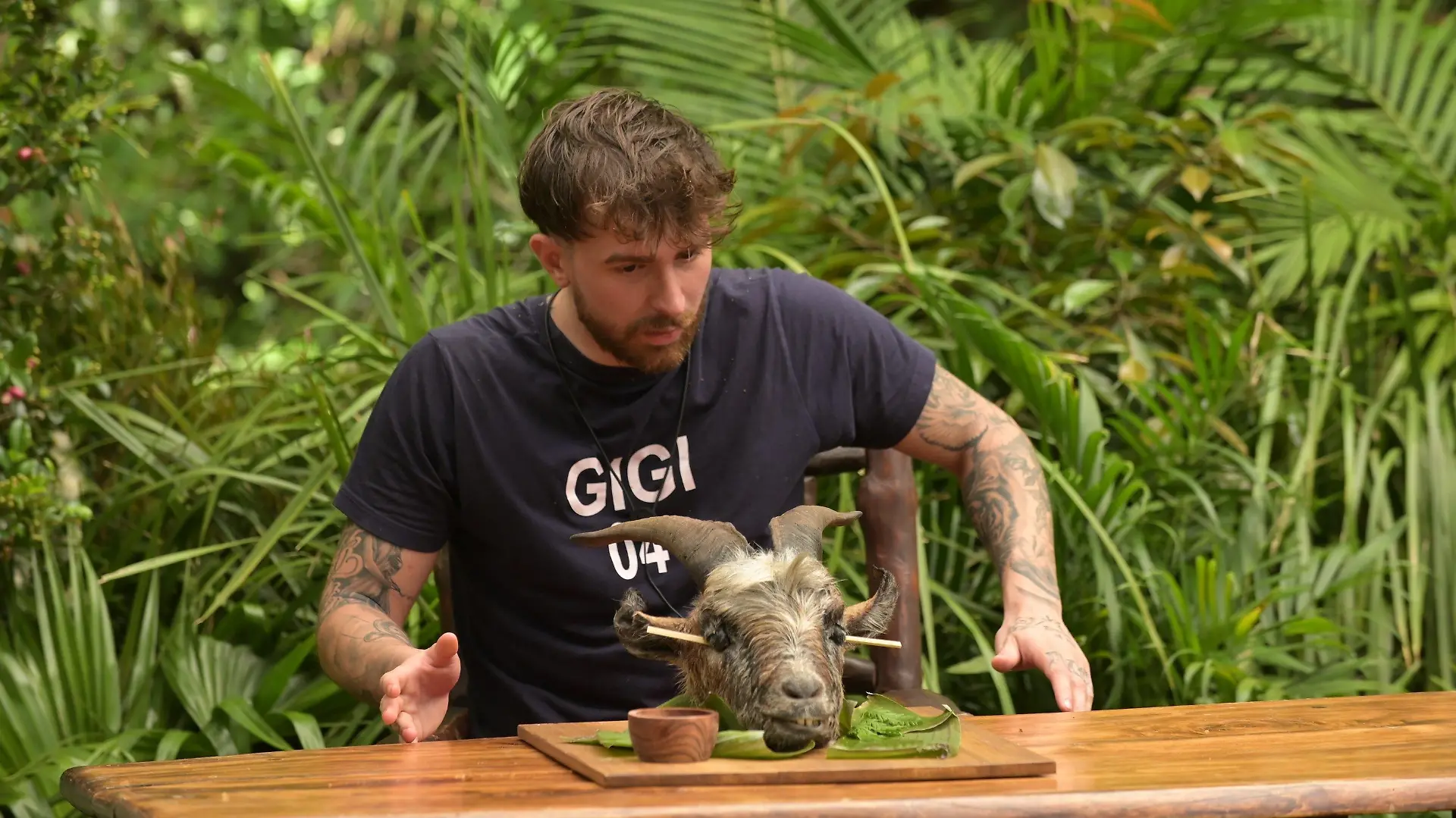 HANDOUT - 29.01.2023, Australien, Brisbane: Reality-Darsteller Gigi Birofio bestreitet an Tag 17 der RTL-Show «Ich bin ein Star - Holt mich hier raus!» die Dschungelprüfung "Krass" und kämpft für den Hauptgang. Er gehört zu den drei Finalisten. Foto: Stefan Thoyah/RTL/dpa - ACHTUNG: Nur zur redaktionellen Verwendung im Zusammenhang mit einer Berichterstattung über das Dschungelcamp 2023 und nur mit vollständiger Nennung des vorstehenden Credits +++ dpa-Bildfunk +++