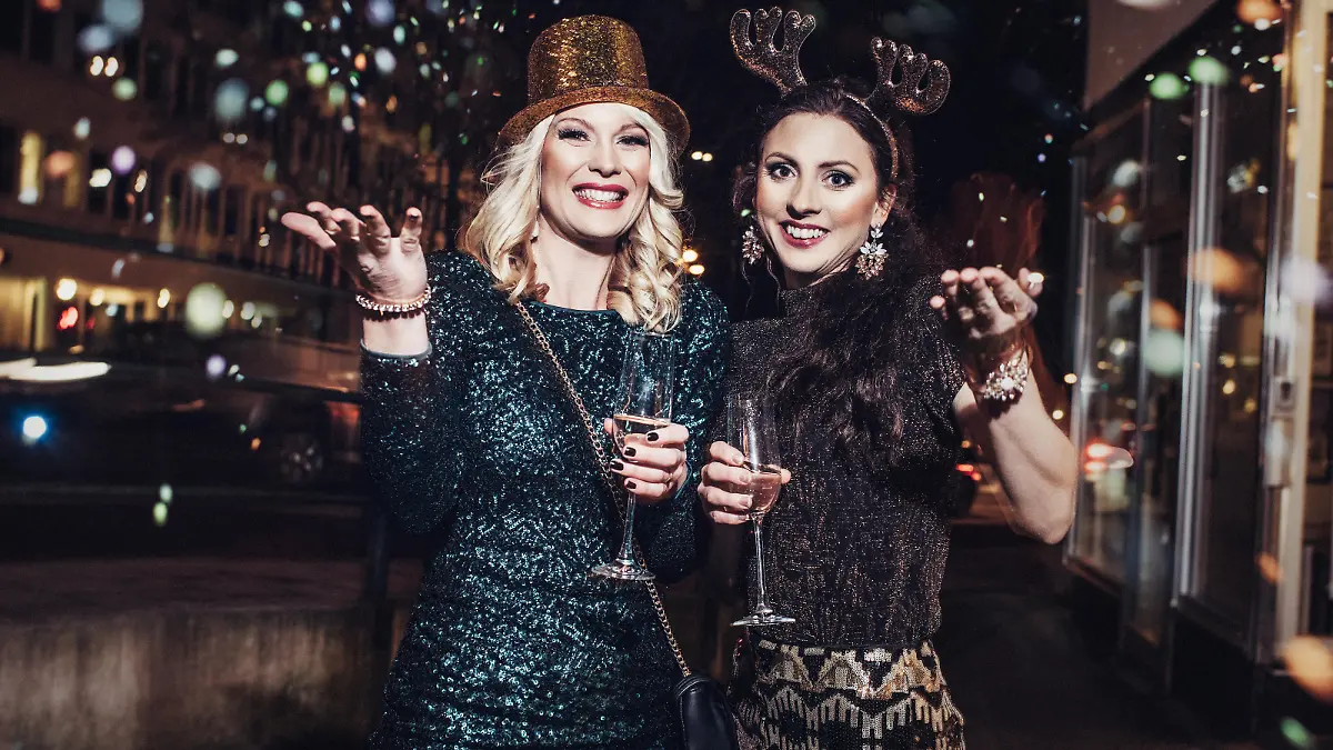 Stylische Last-Minute-Looks für Silvester Modeklassiker ganz einfach aufpimpen