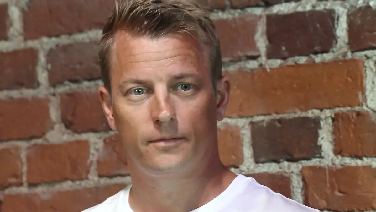 ARCHIV - 16.08.2018, Finnland, Helsinki: Der finnische Formel-1-Pilot Kimi Räikkönen bei der Veröffentlichung seiner Biographie «Unknown Kimi Räikkönen». (zu dpa: "Beschwipster Räikkönen hat Spaß bei Abschlussparty" vom 08.12.2018) Foto: Markku Ulander/Lehtikuva/dpa +++ dpa-Bildfunk +++