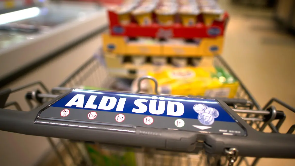Bei ALDI Geld abheben? Das geht jetzt! Bis zu 200 Euro Bares an der Kasse
