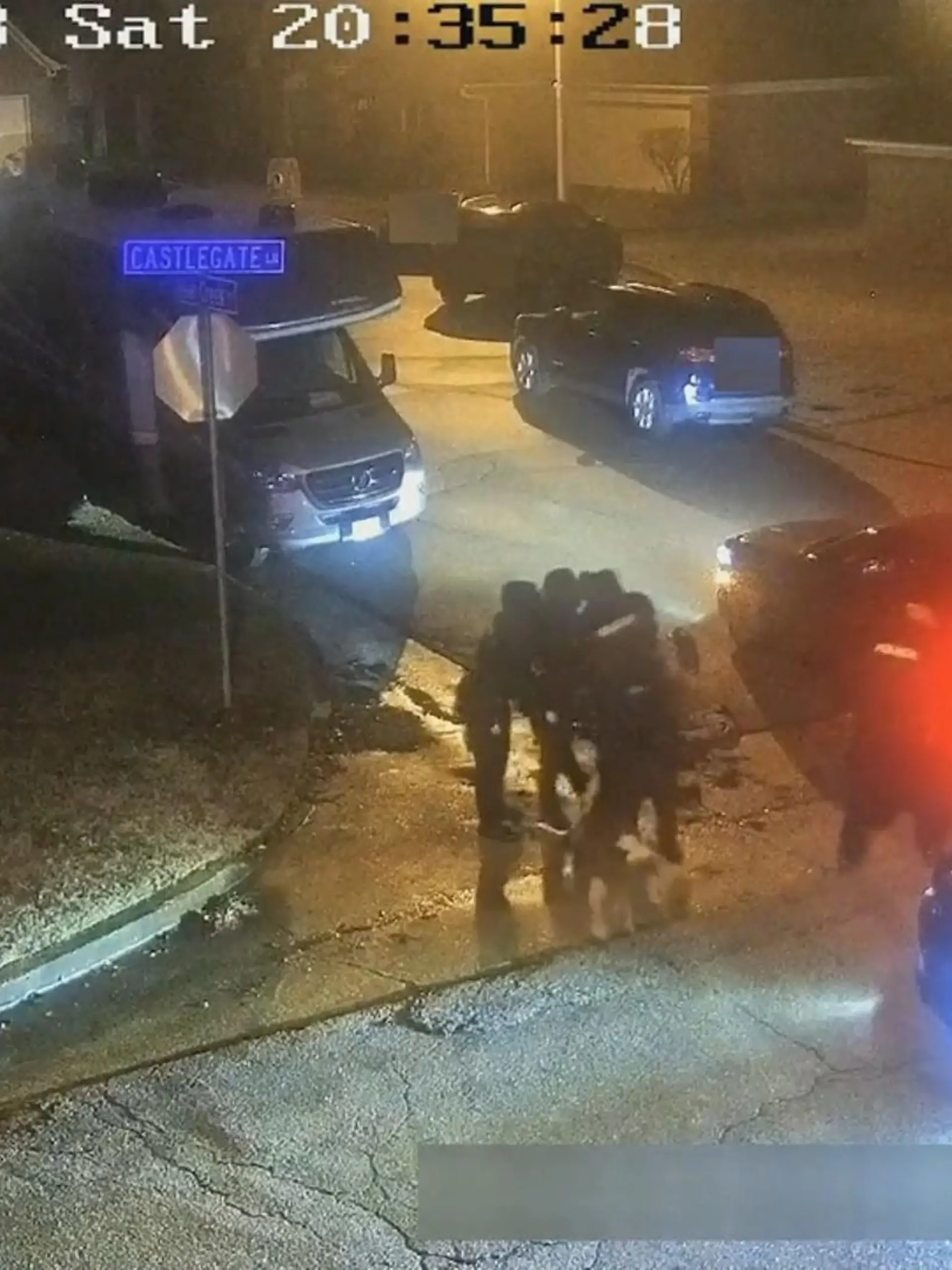 Drei Tage nach einem Übergriff der Polizei in Memphis ist der 29-jährige Tyre Nichols gestorben. Aufnahmen des Polizei-Einsatzes zeigen das brutale Vorgehen der Beamten. Polizeichefin Cerelyn Davis spricht von einem "Versagen grundlegender Menschlichkeit".