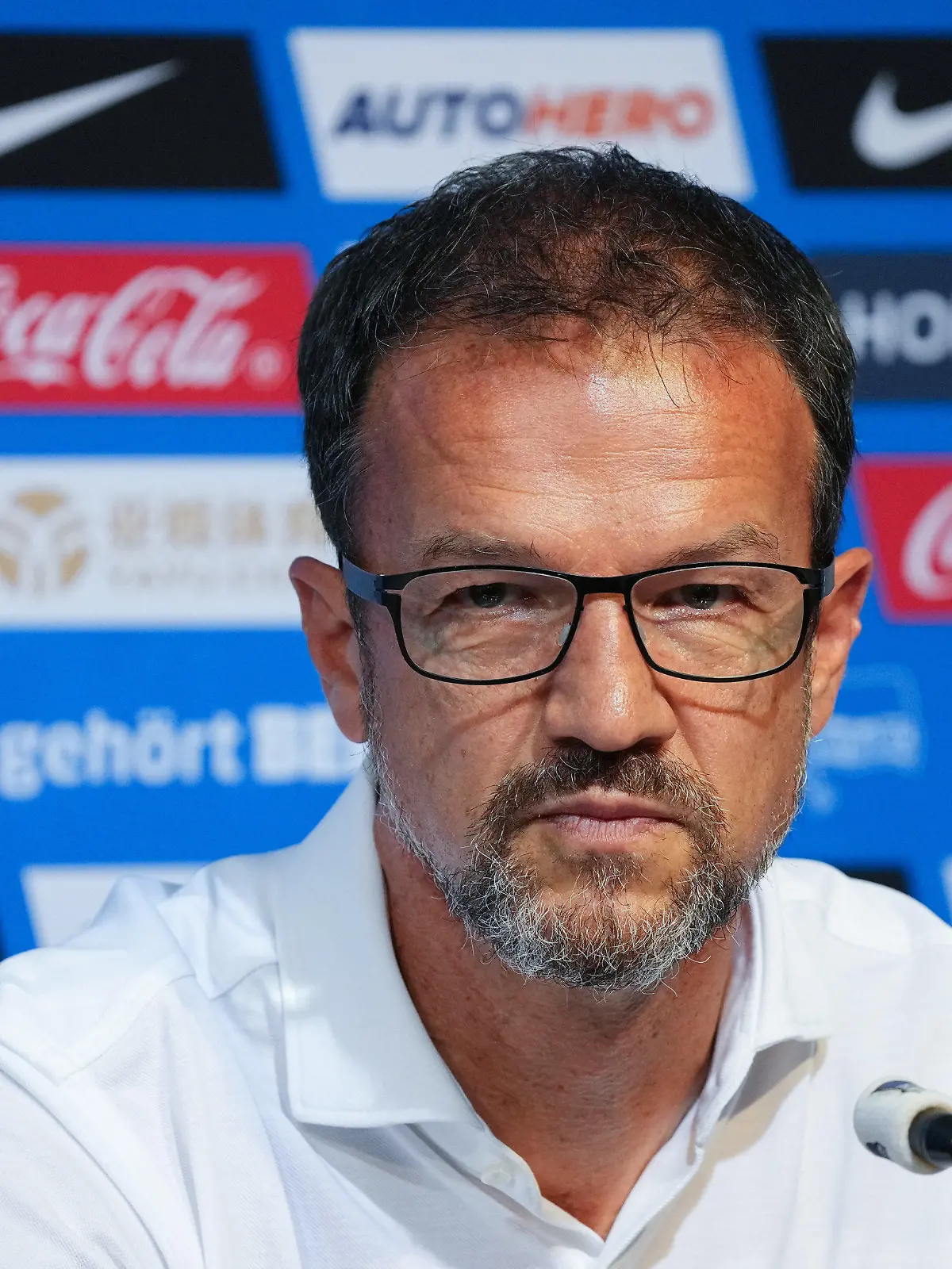 ARCHIV - 20.06.2022, Berlin: Fußball: Bundesliga, Hertha BSC, Pressekonferenz. Fredi Bobic, Sport-Geschäftsführer von Hertha BSC zu den Verhandlungen mit dem möglichen Investor 777 Partners (zu dpa: «Bobic: Kein schneller Vollzug mit neuem Investor - «Klappe halten»») Foto: Soeren Stache/dpa +++ dpa-Bildfunk +++