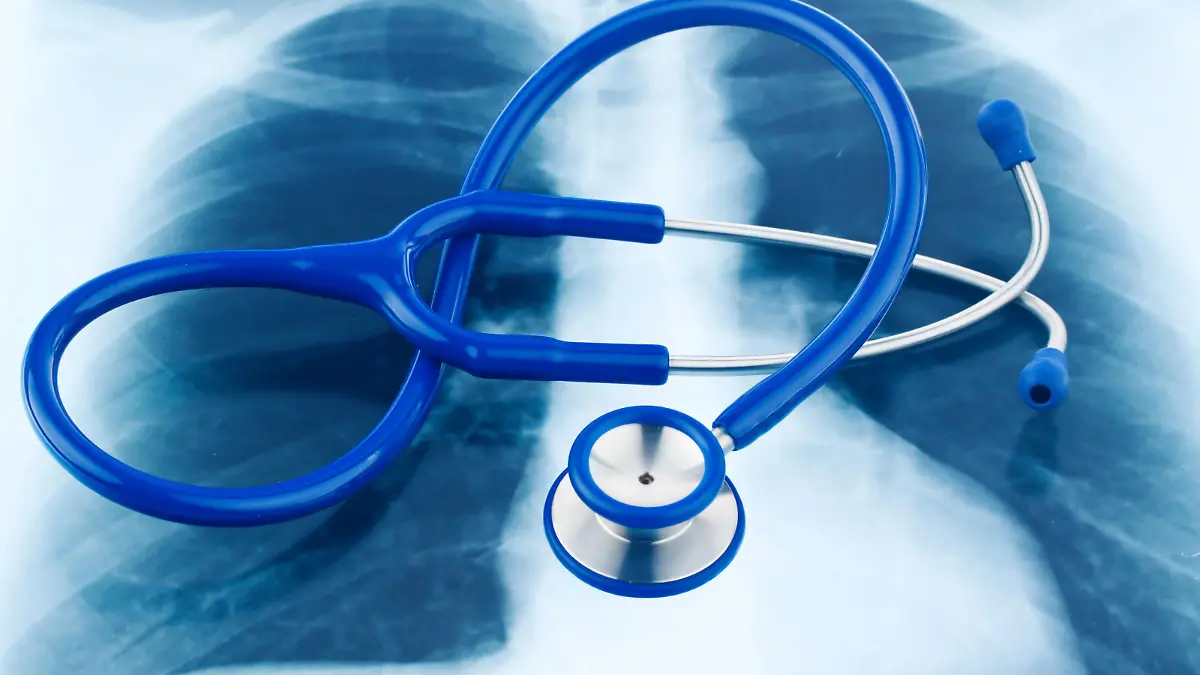 Stethoskop und ein Roentgenbild | stethoscope and an x-ray | Verwendung weltweit