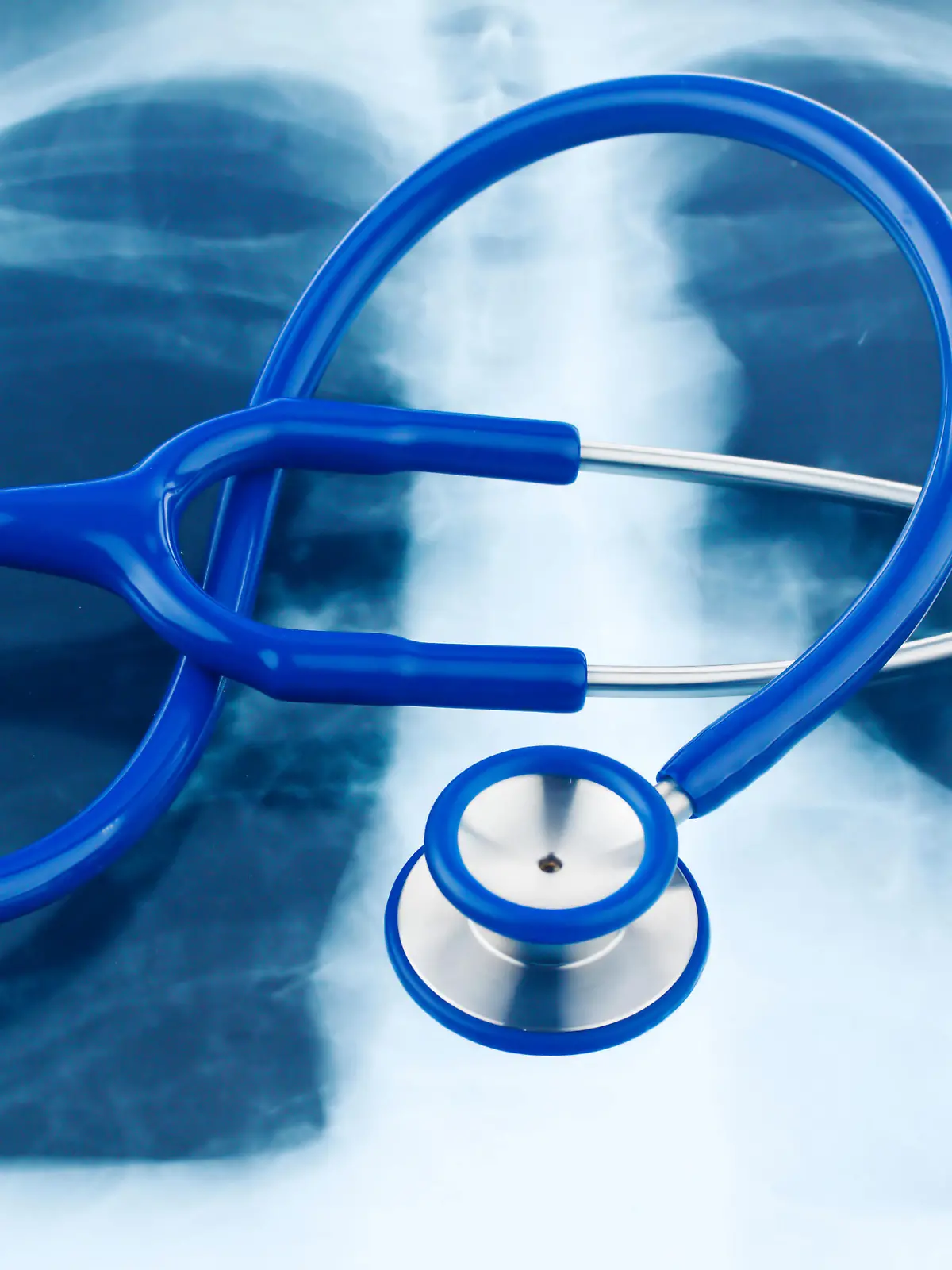 Stethoskop und ein Roentgenbild | stethoscope and an x-ray | Verwendung weltweit
