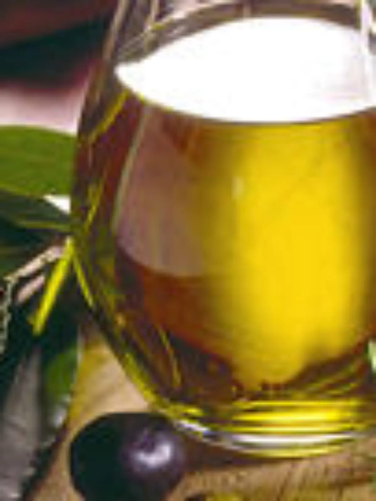 Je mehr ungesättigte Fettsäuren und Fettbegleitstoffe wie Vitamine, Aroma- und Farbstoffe ein Öl enthält, desto gesünder, aber leider auch hitzeempfindlicher ist es.